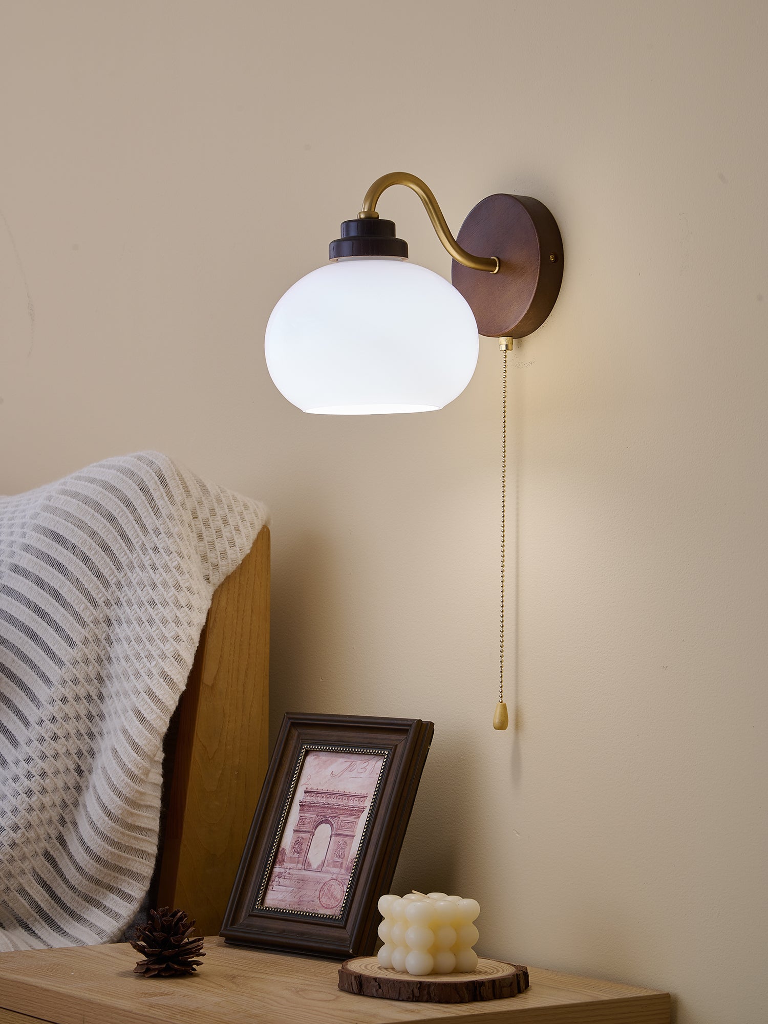 Syleella Premium Nordic Art Crest Glass Wood Wall Lamp
