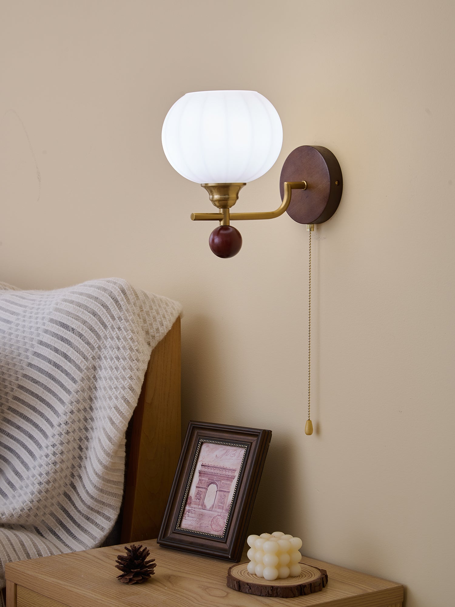 Syleella Premium Nordic Art Crest Glass Wood Wall Lamp
