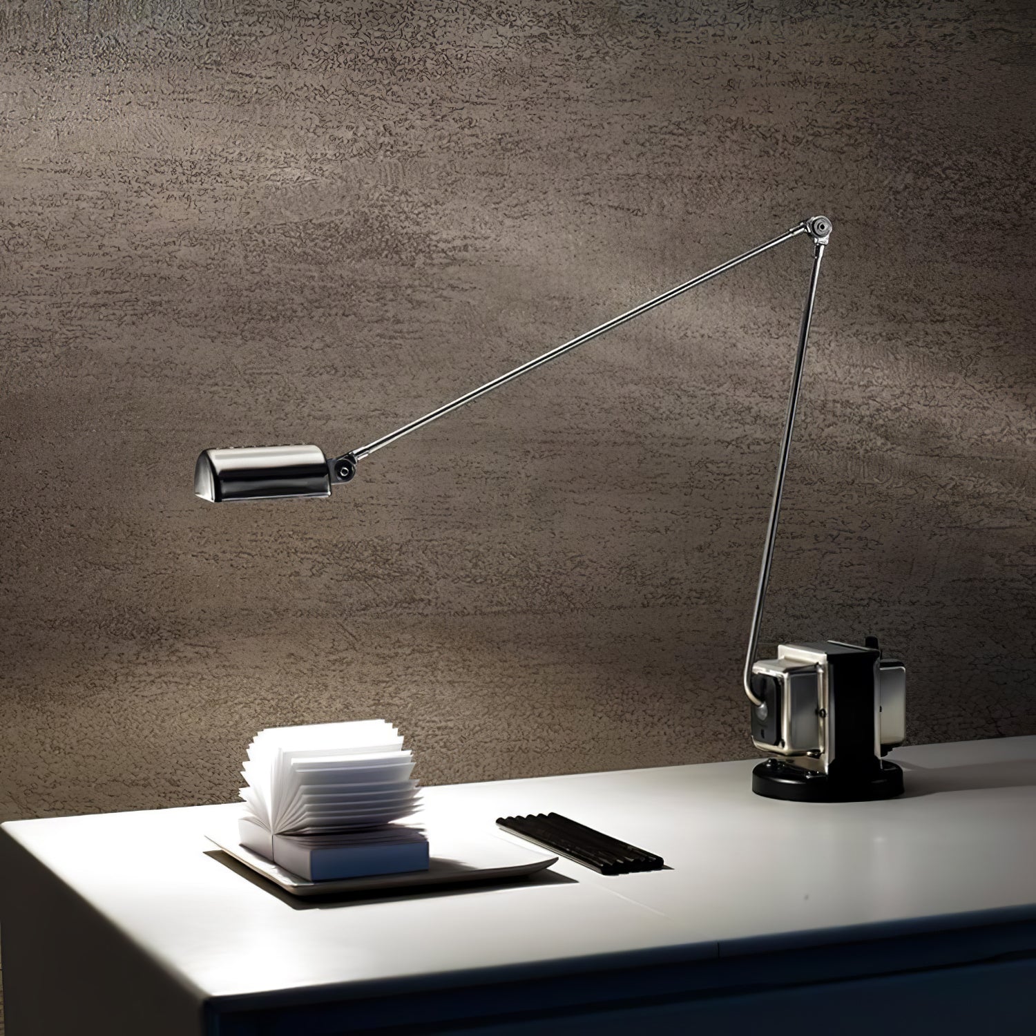 Orvyn Minimalist Table Lamp