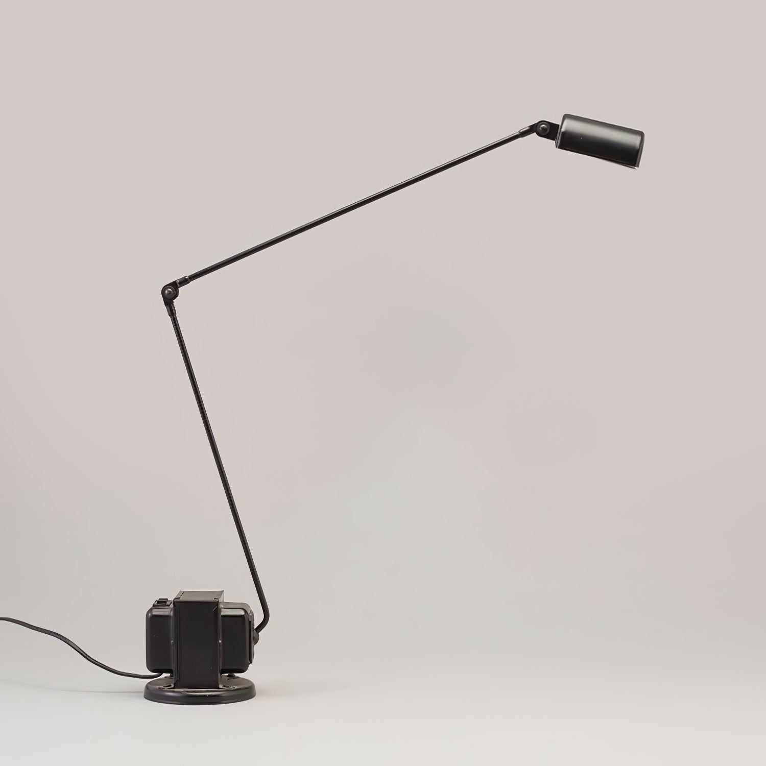 Orvyn Minimalist Table Lamp