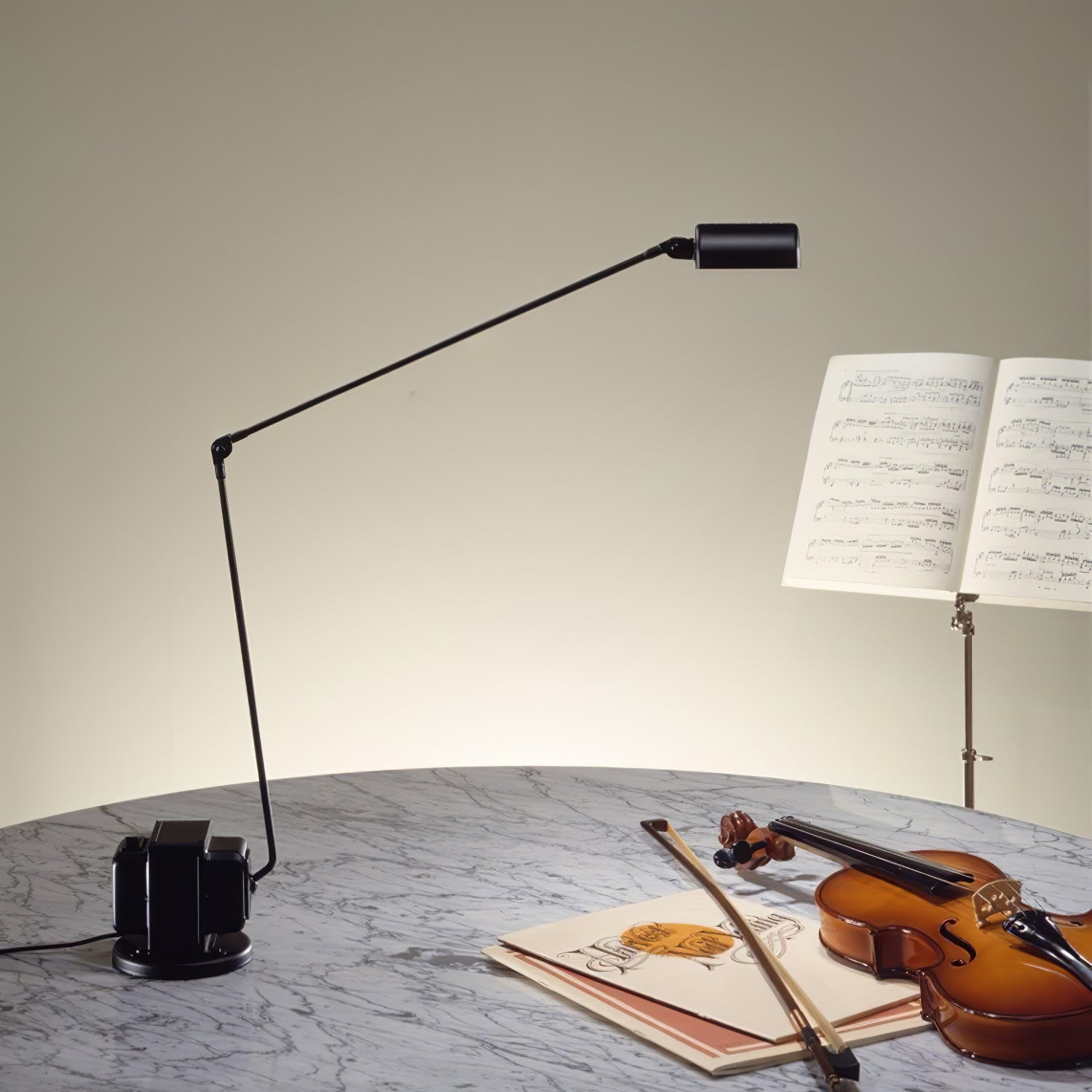 Orvyn Minimalist Table Lamp