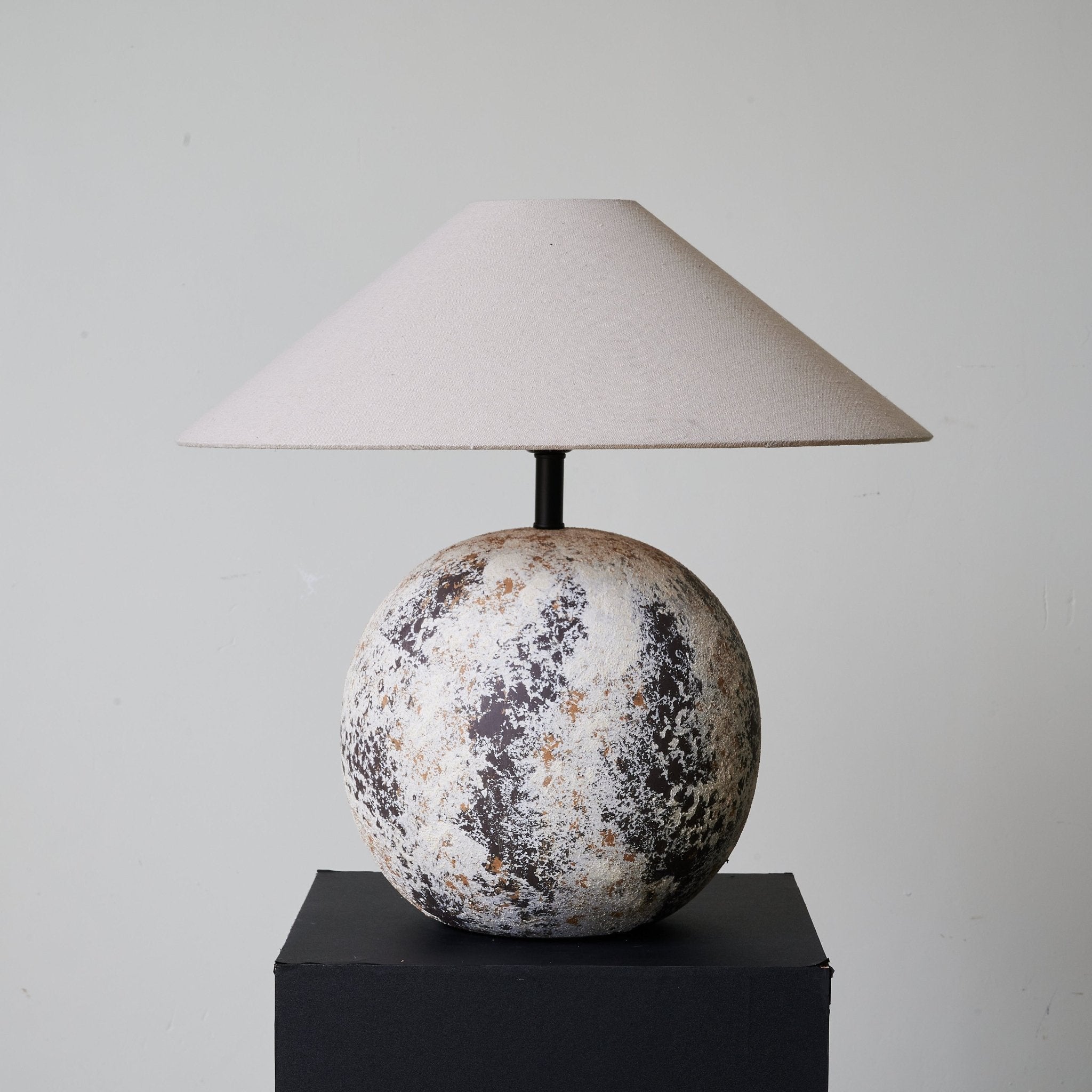Cireneria Modern Table Lamp