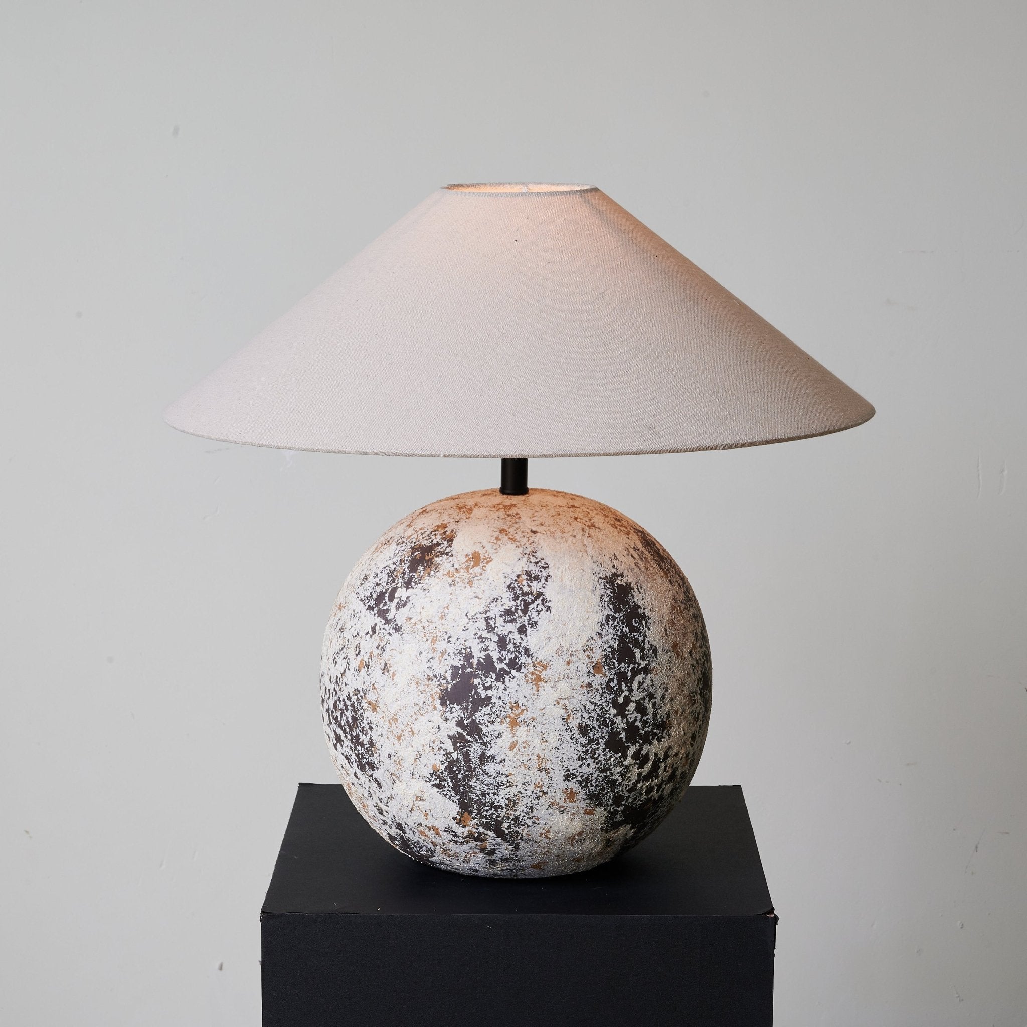 Cireneria Modern Table Lamp