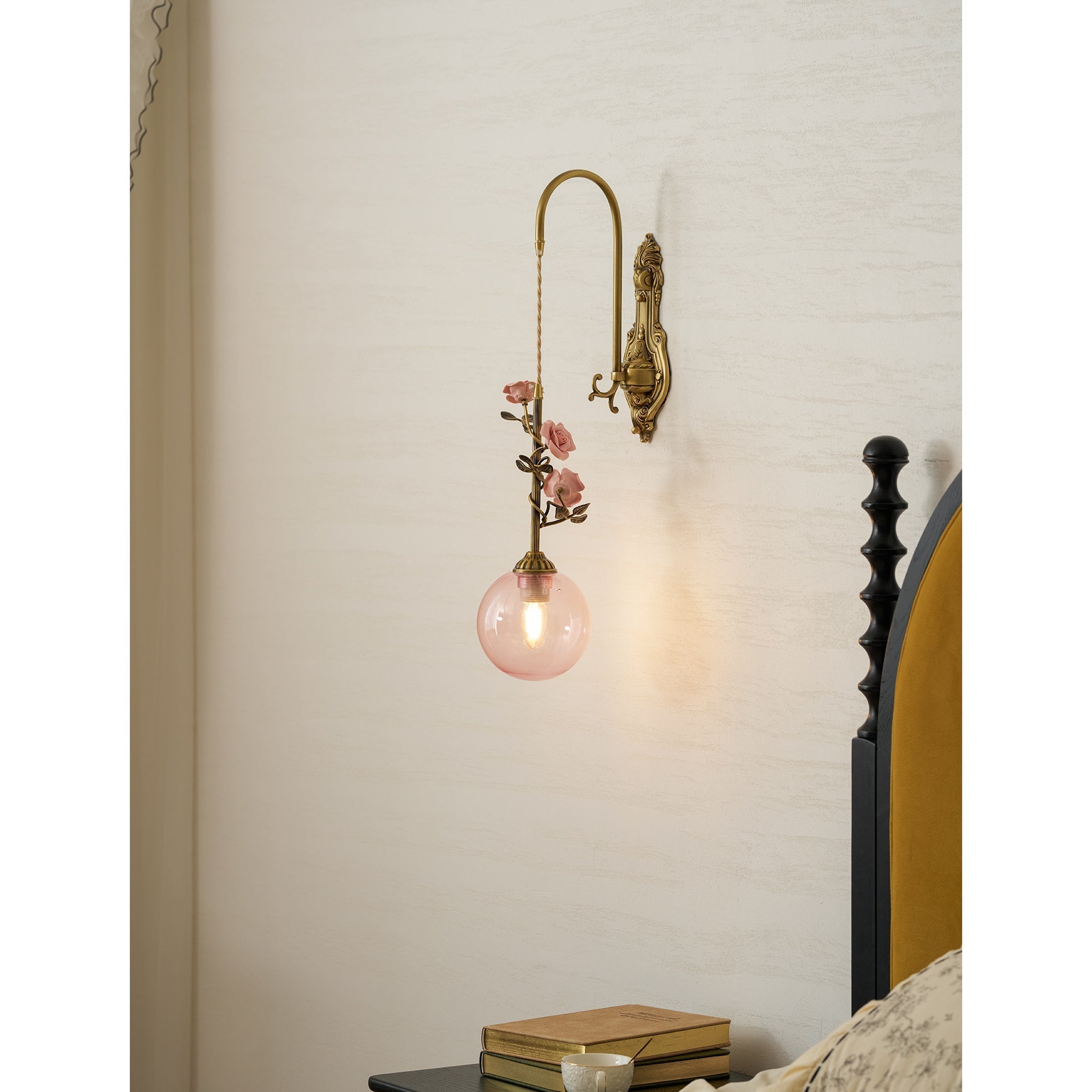 Elaararia Sconce