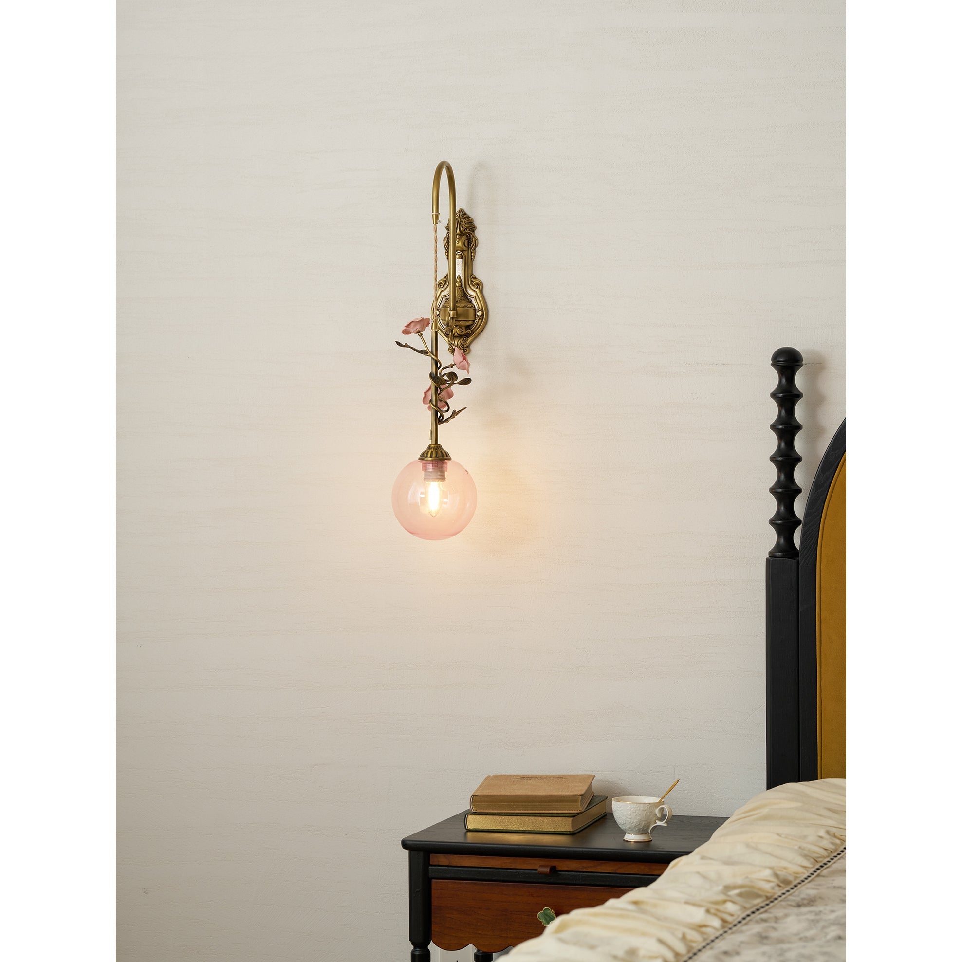 Elaararia Sconce