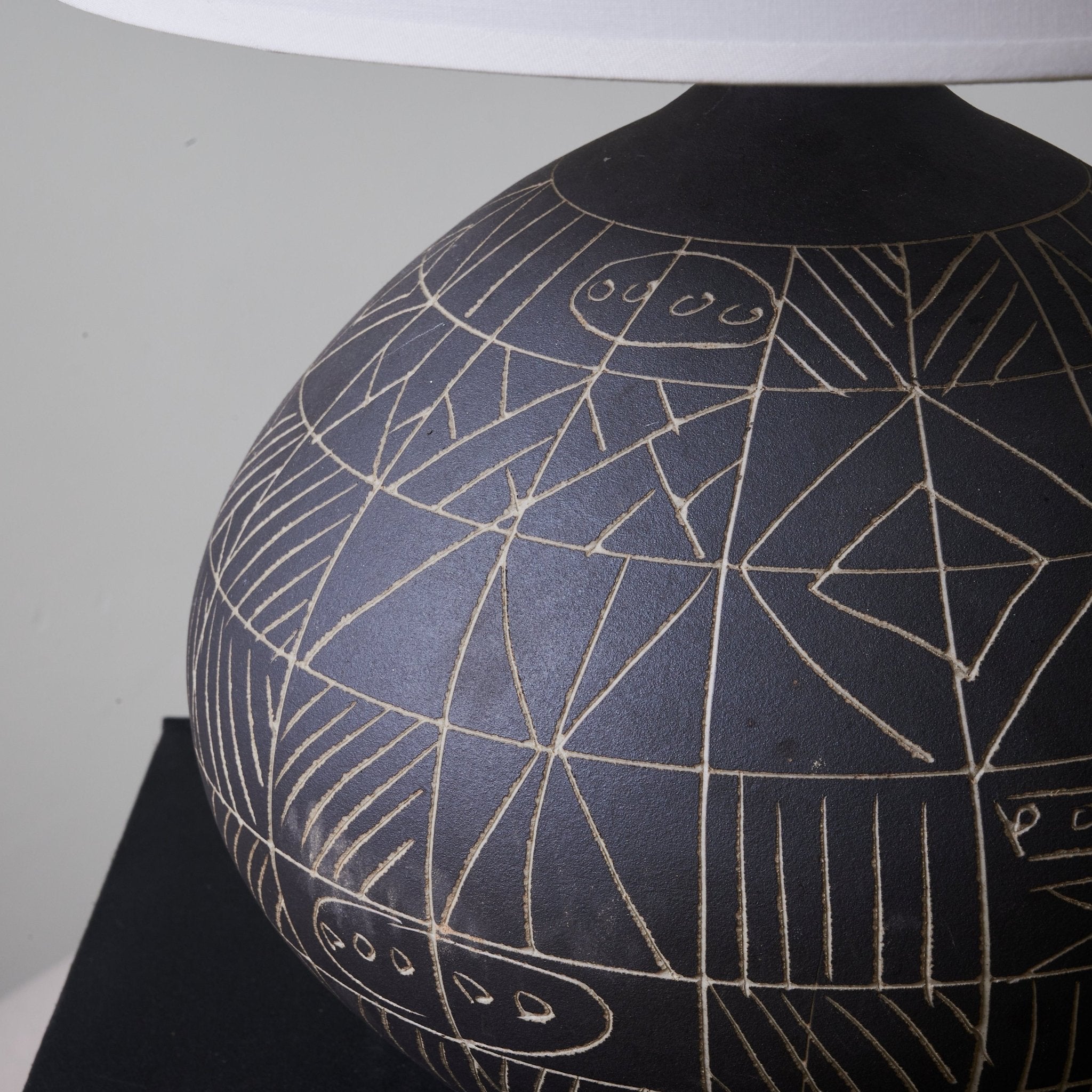 Alex Minimalist Table Lamp