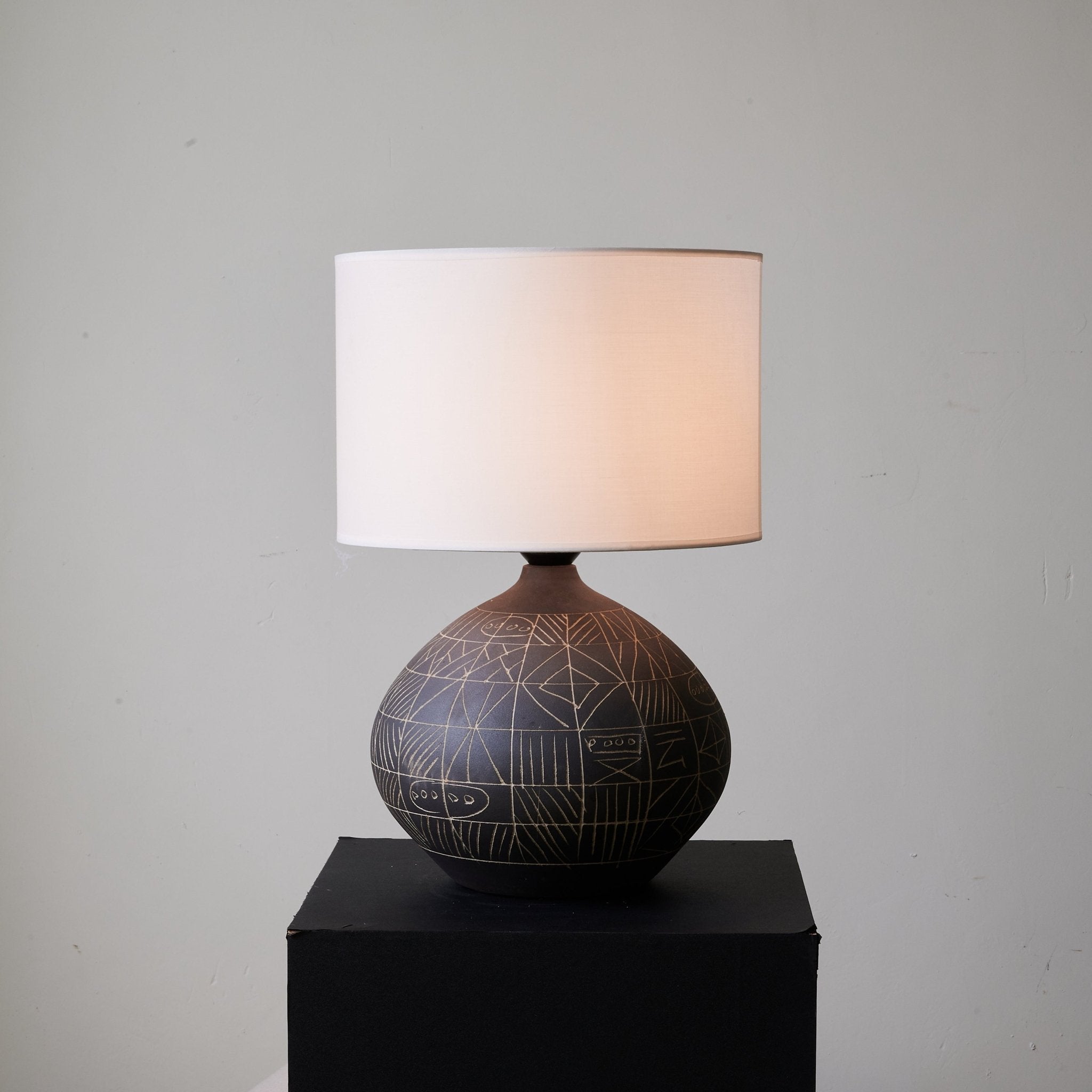 Alex Minimalist Table Lamp