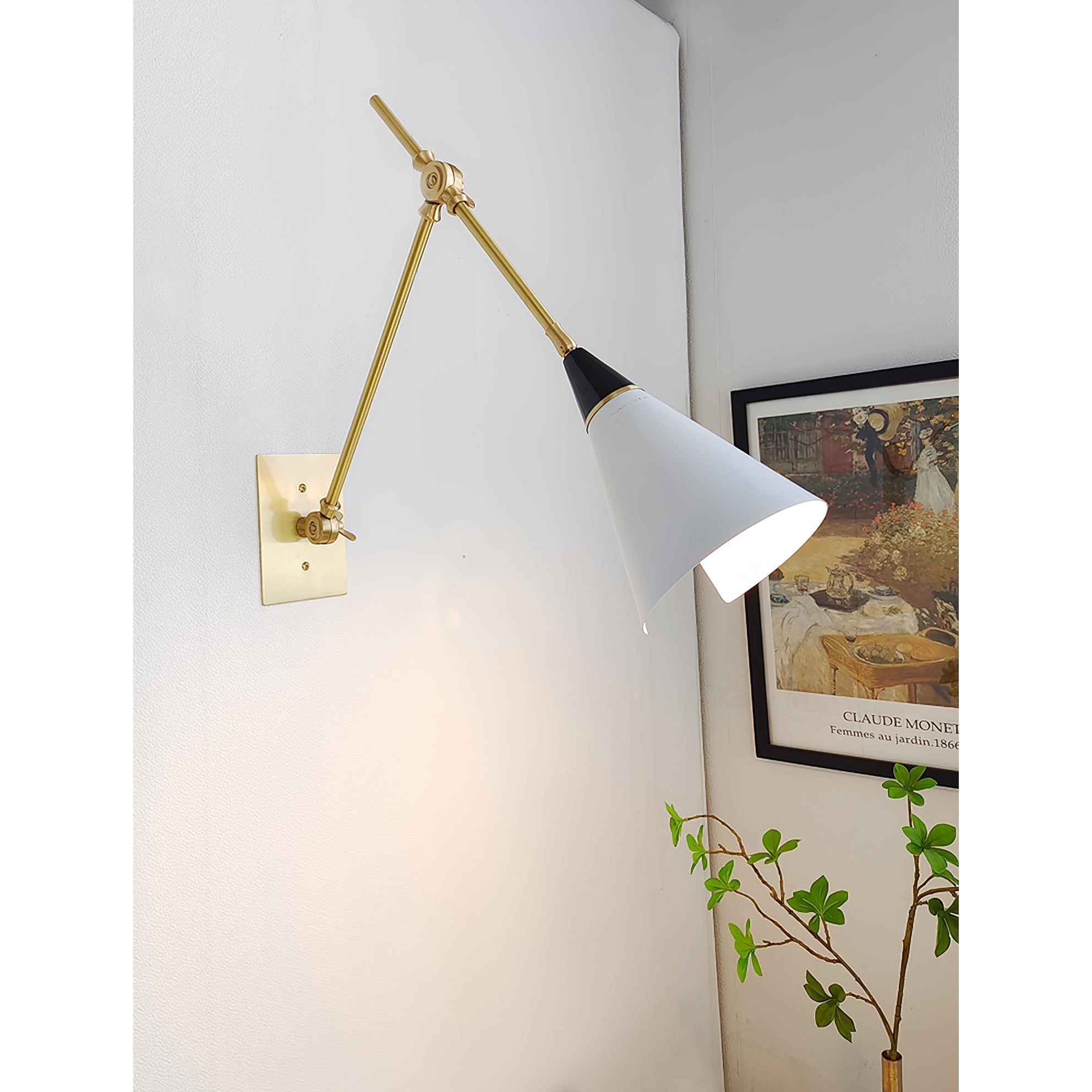 Avenalelle Wall Lamp