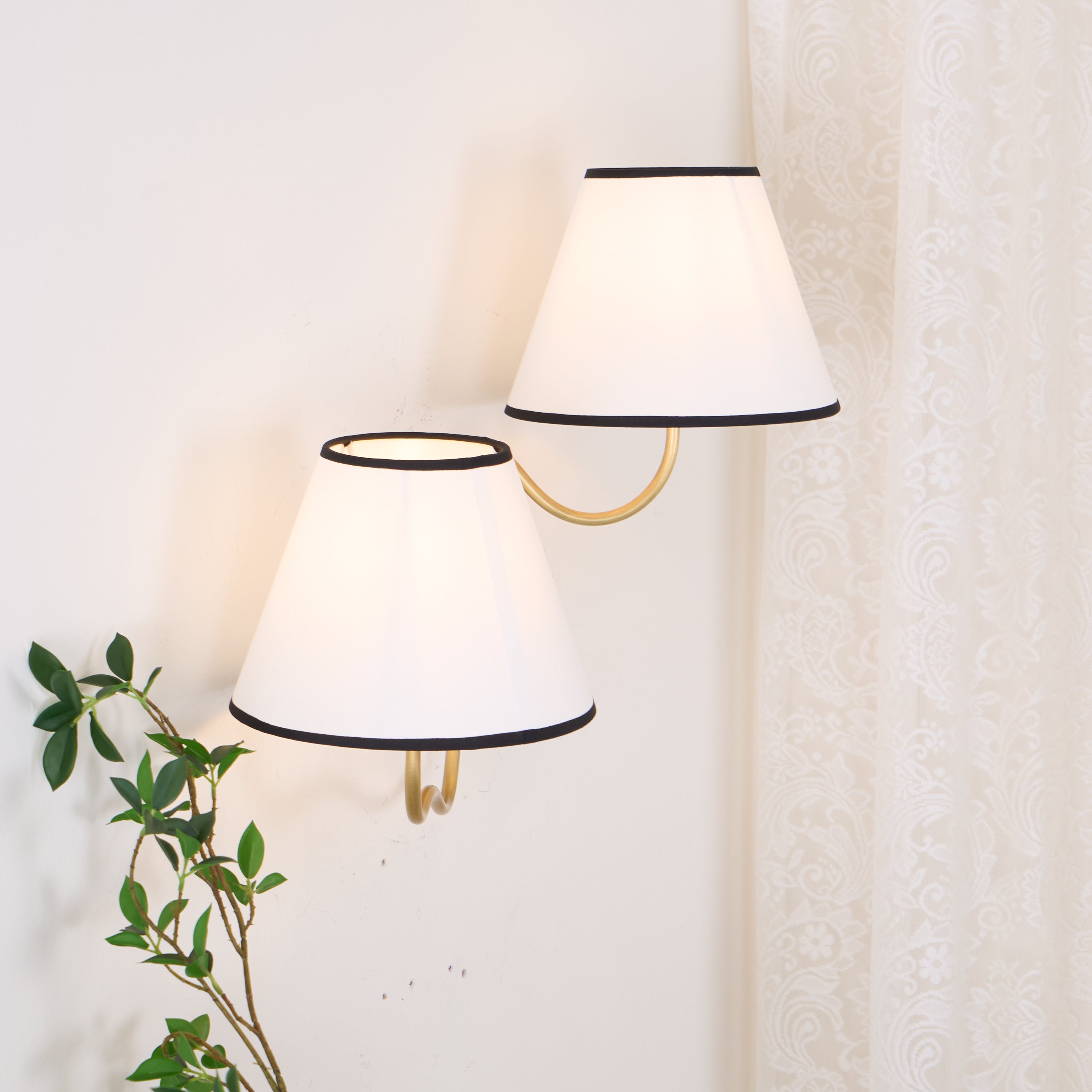 Selirora Wall Lamp