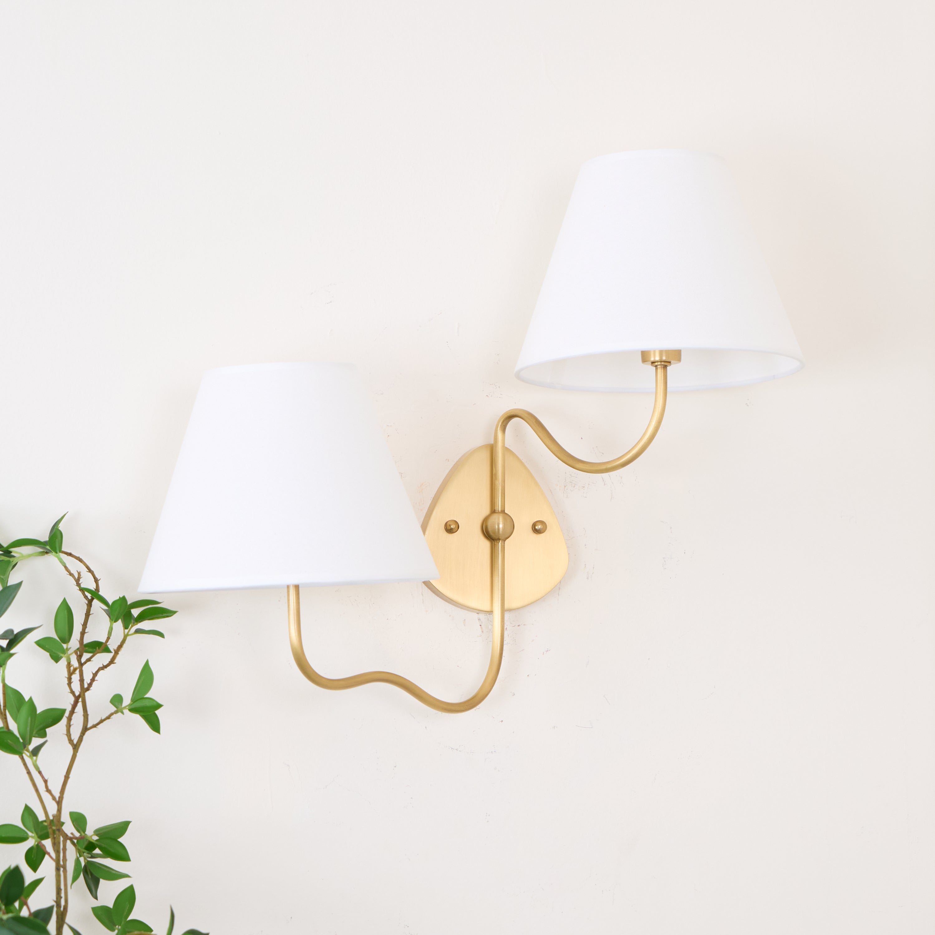 Selirora Wall Lamp