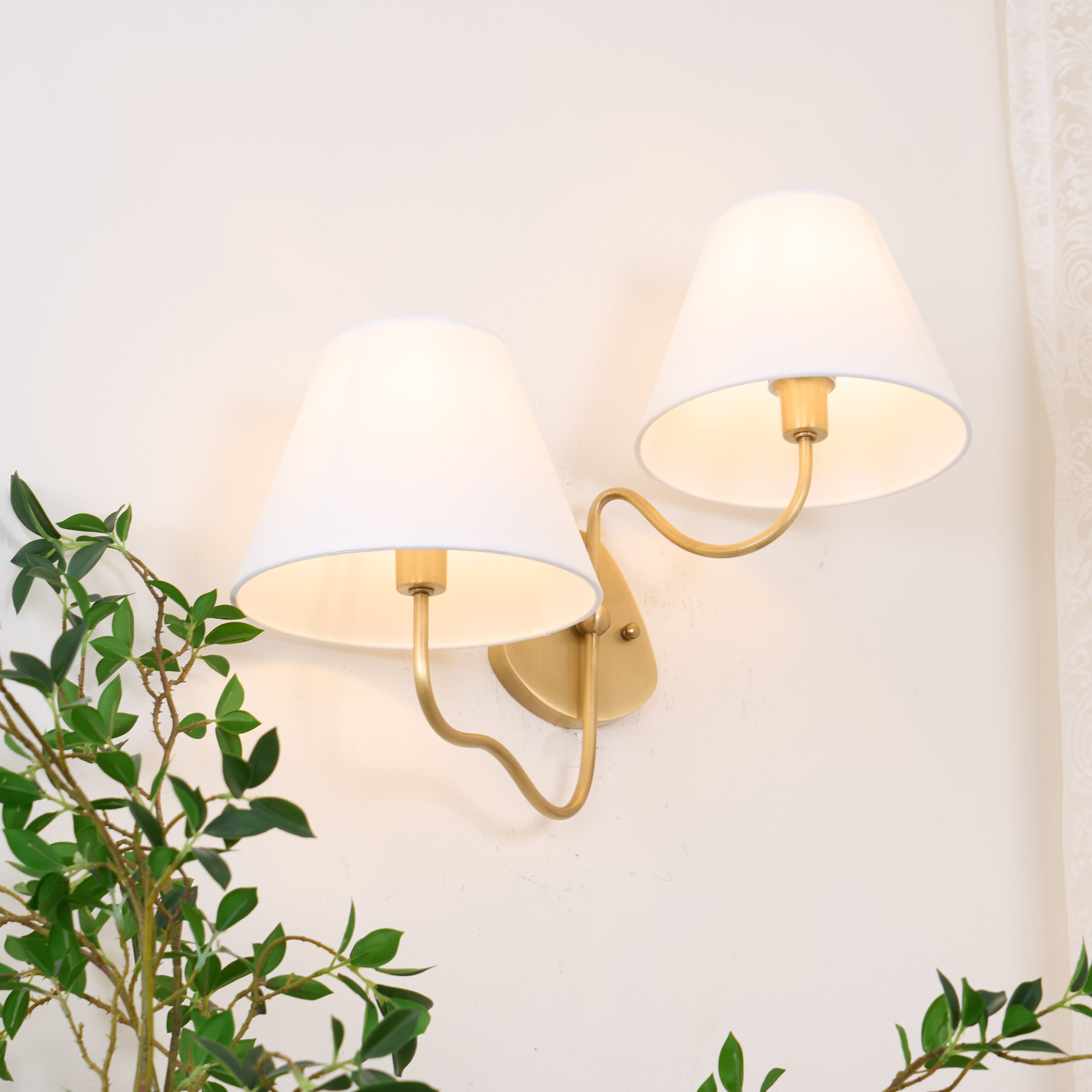 Selirora Wall Lamp