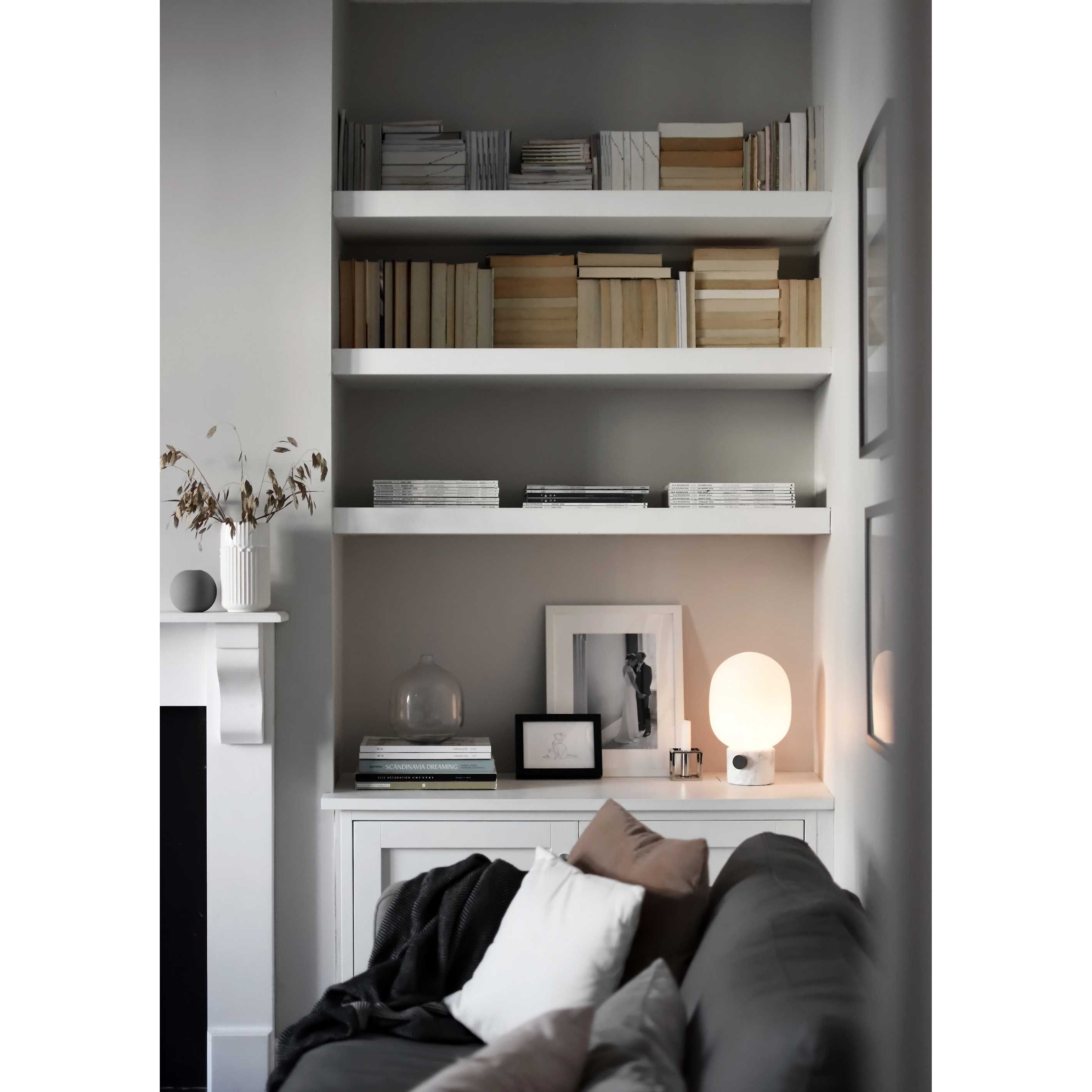 Velenelia Table Lamp