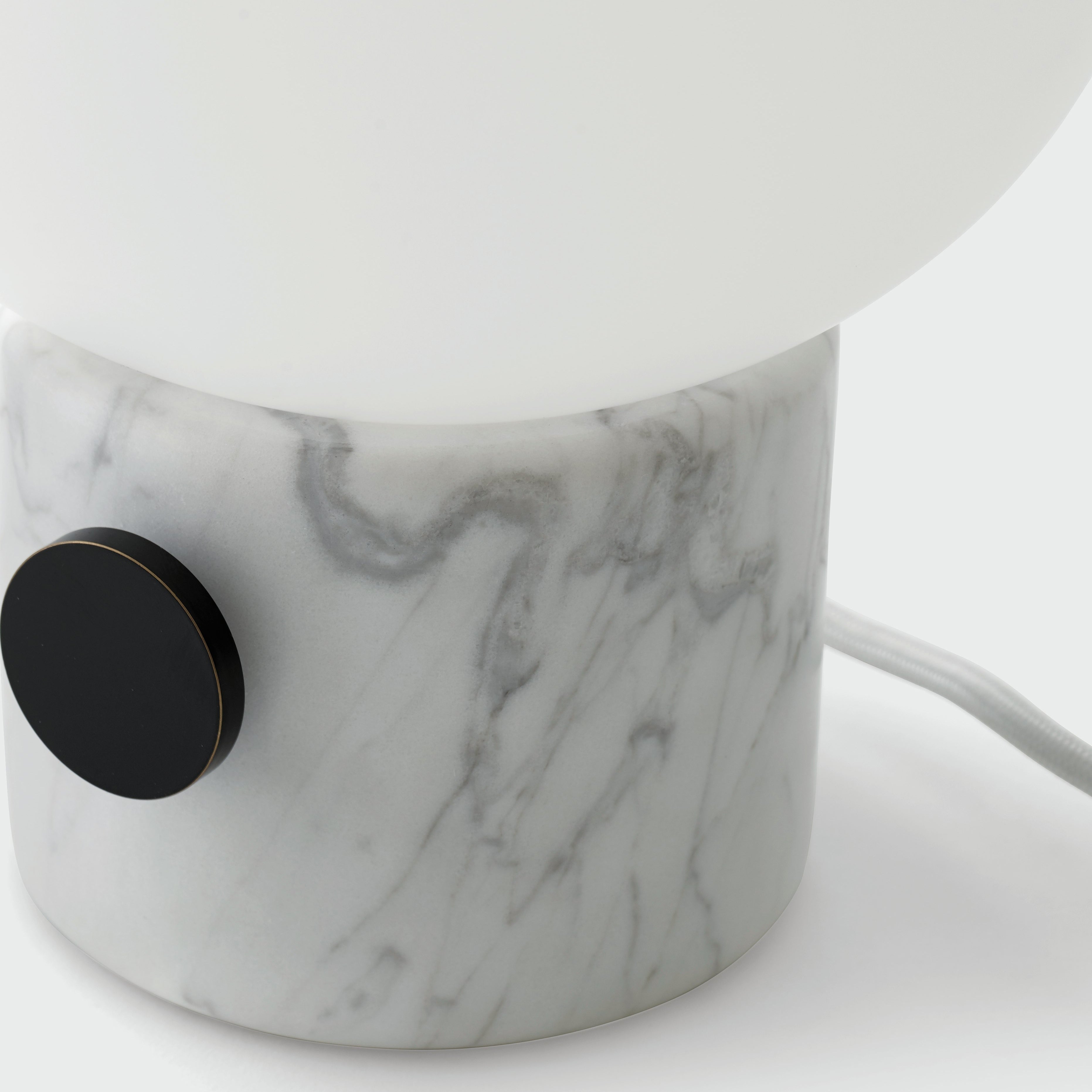 Velenelia Table Lamp