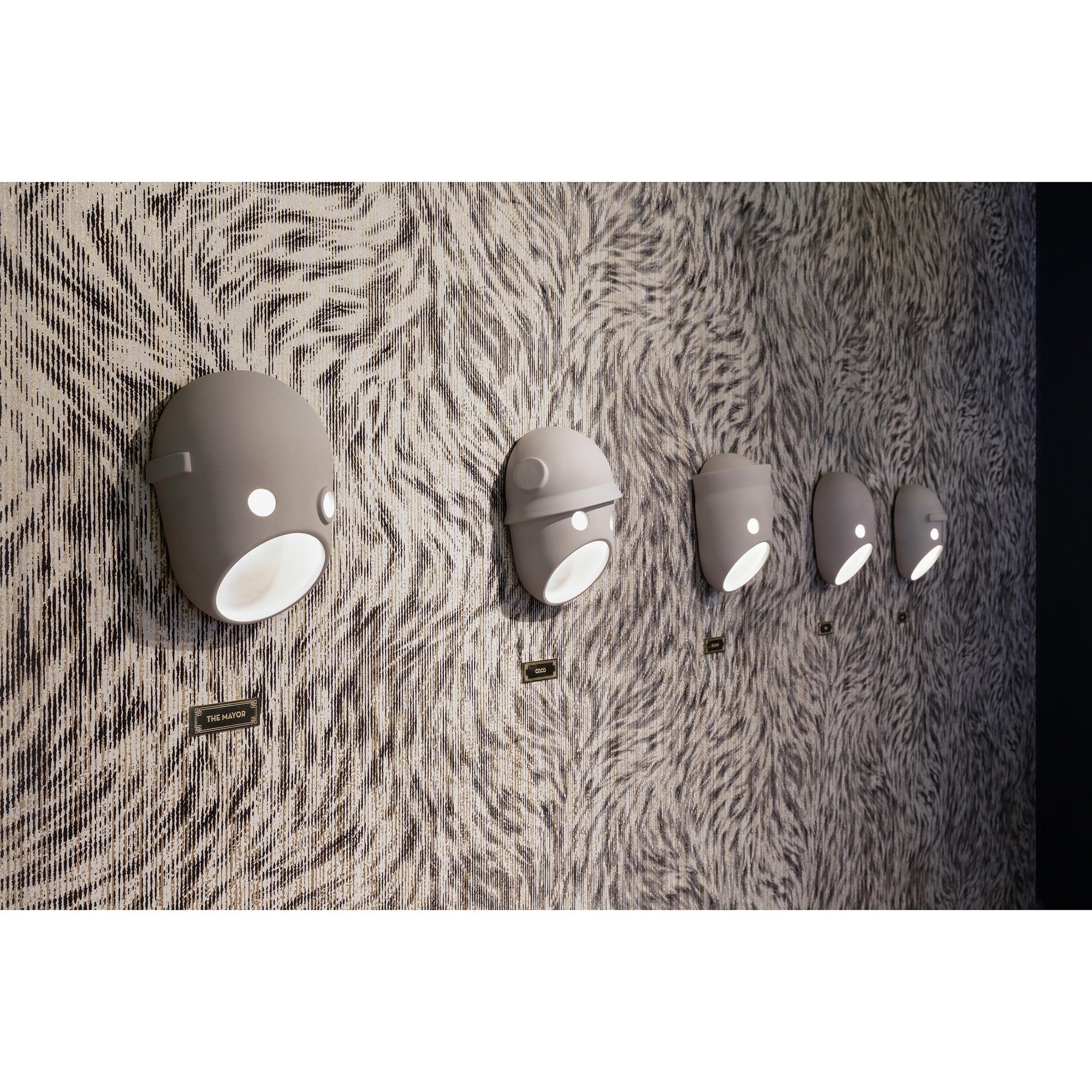 Mask Individual Creativity Resin Wall Light