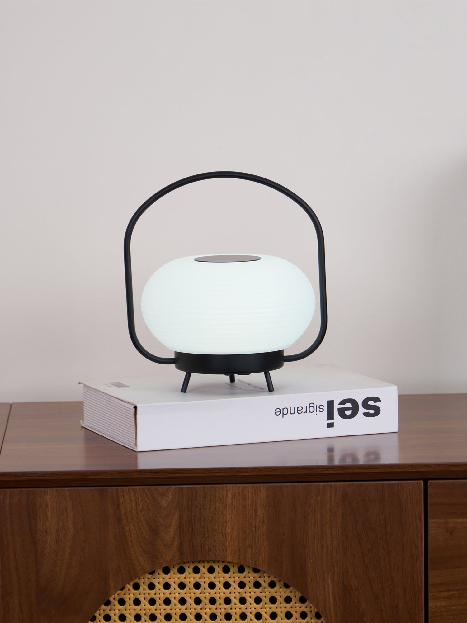 Saelan Minimalist Table Lamp