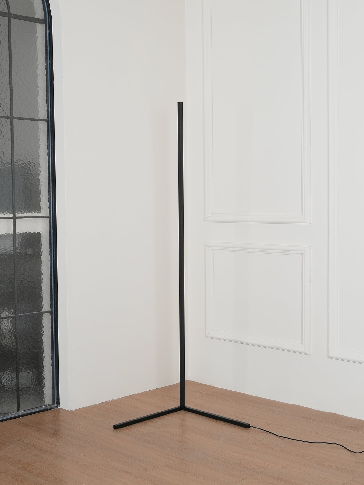 Seleina Minimalist Floor Lamp
