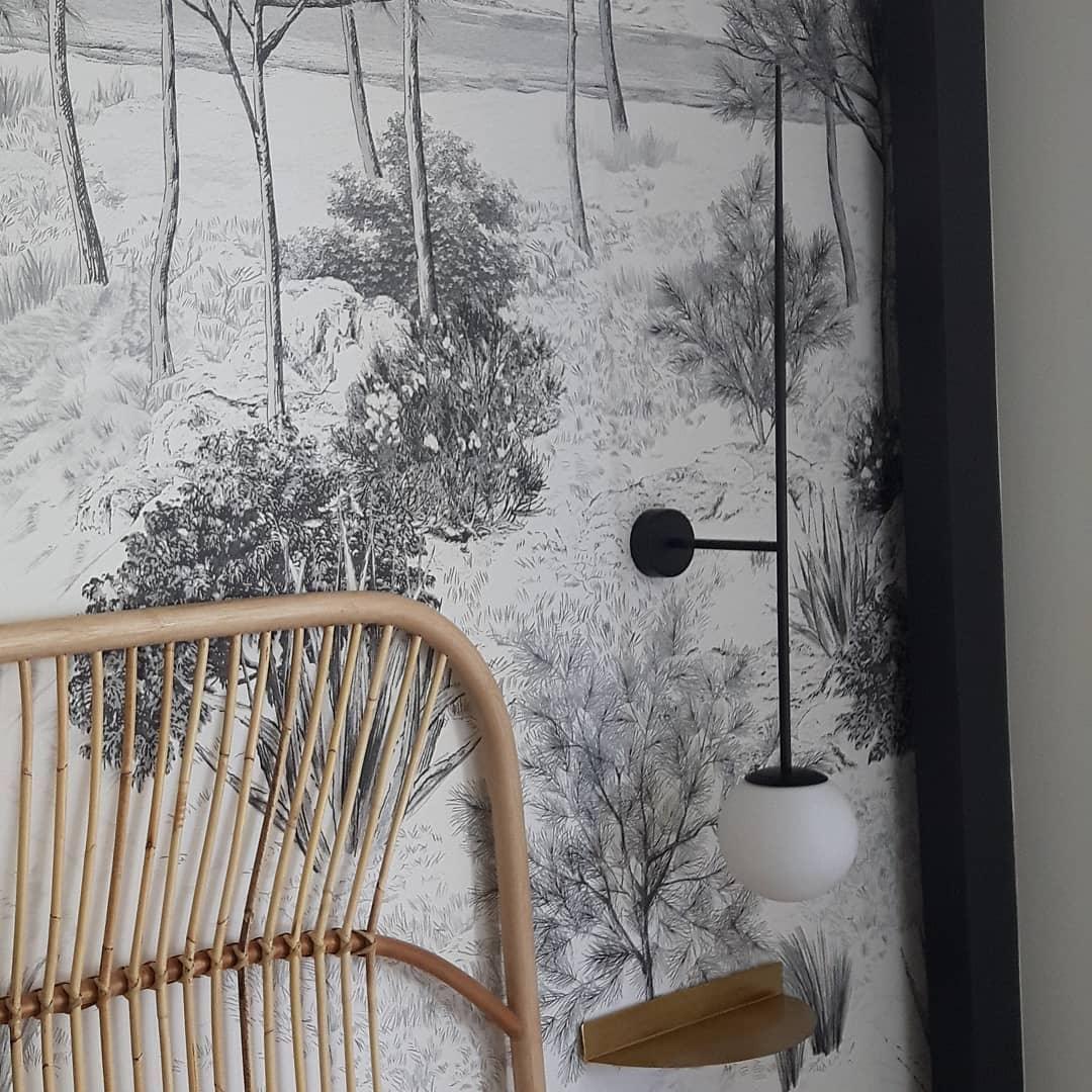 Veluelle Modern Minimalist Mobile Glass Wall Lamp