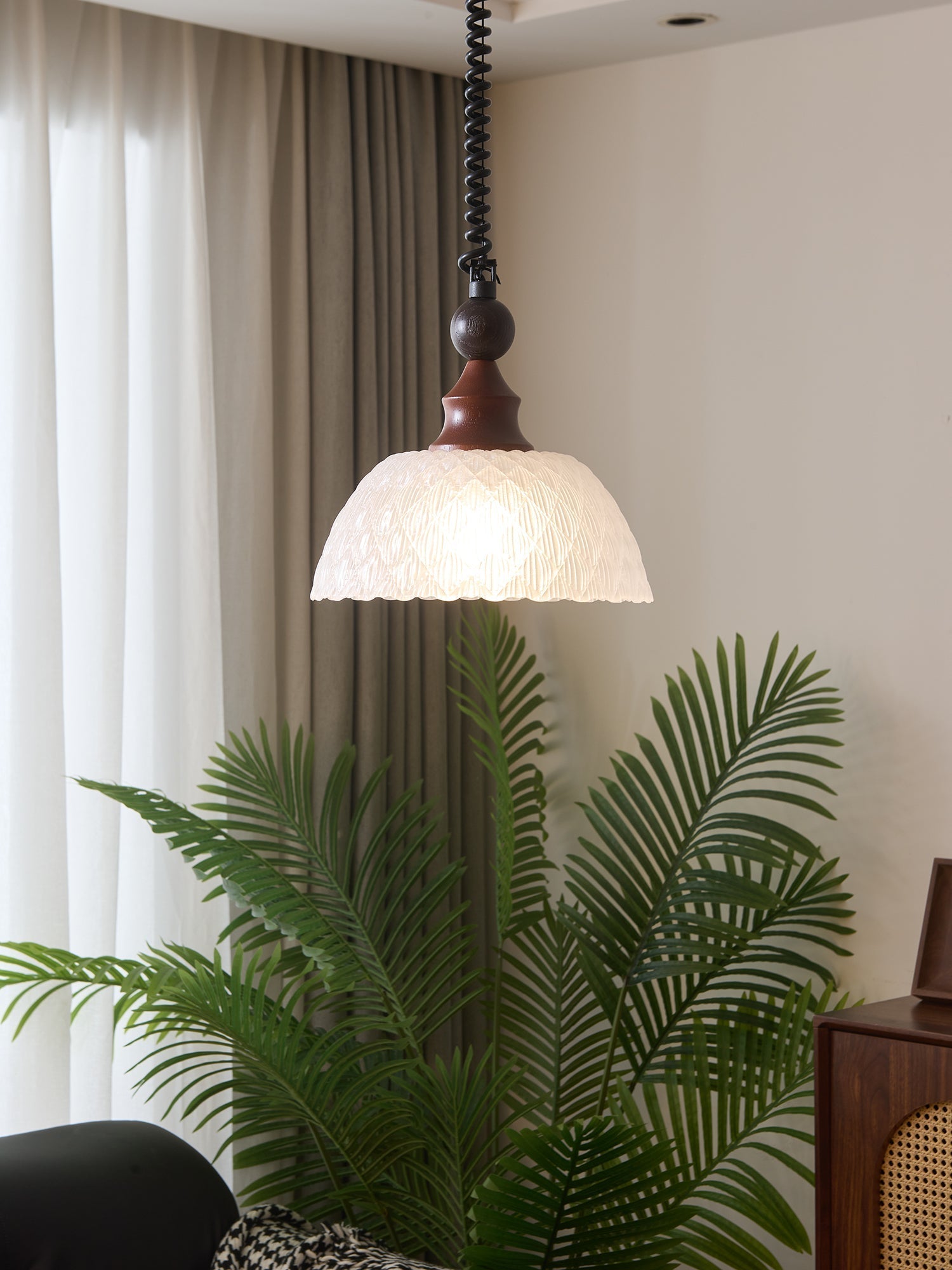 Nydoreth Elegance Vintage Art Wood Pendant Lamp