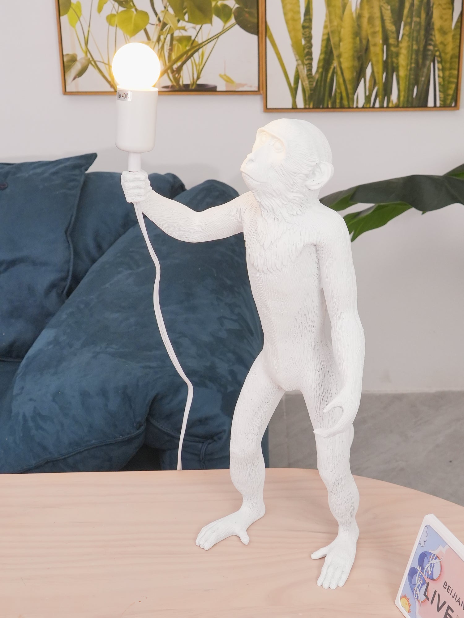 Nirielia Resin Whimsical Table Lamp