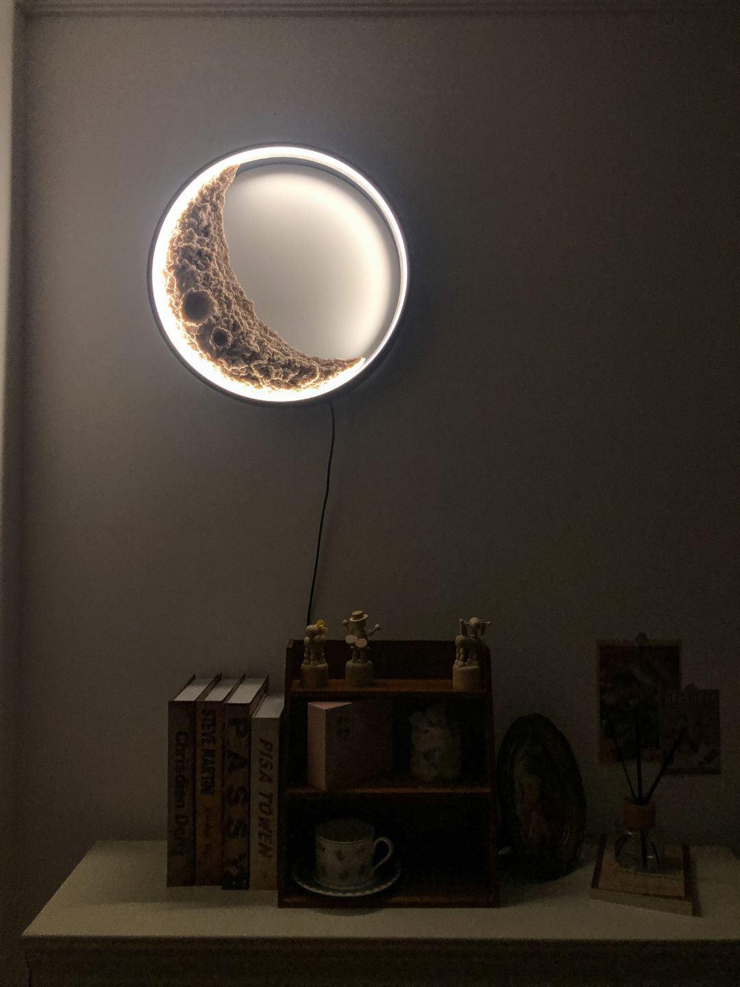 Dua Premium Nordic Art Resin Wall Lamp