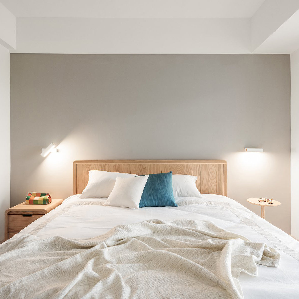 Olvynora Wall Lamp