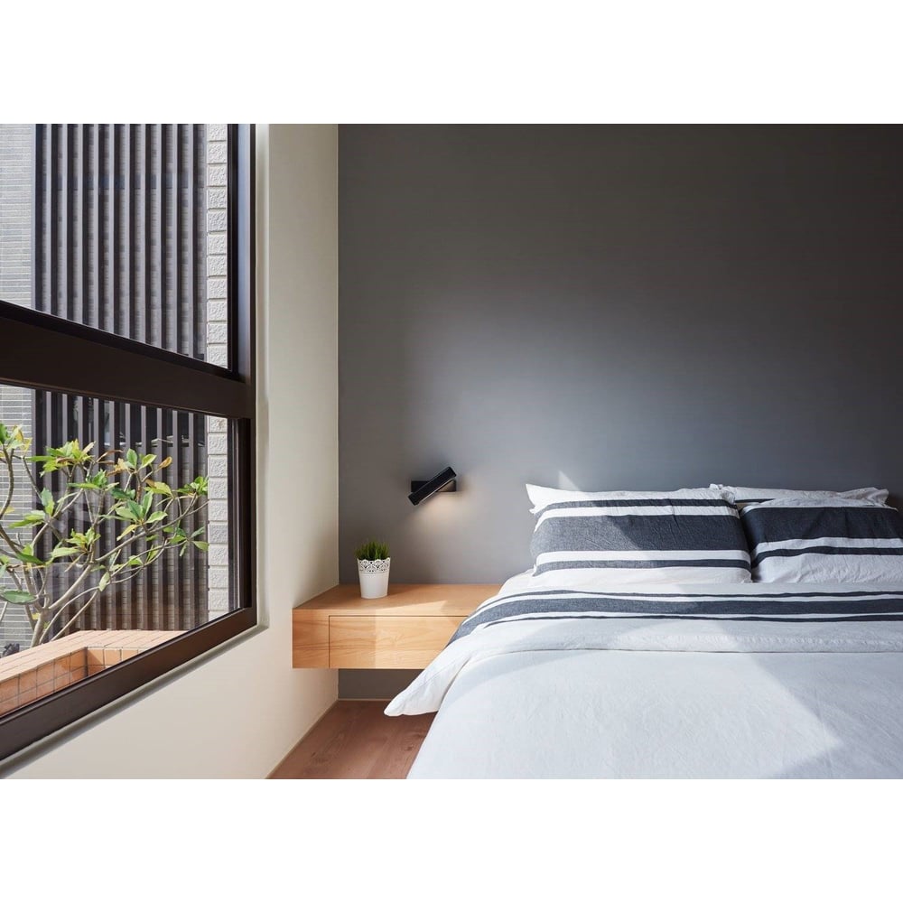 Olvynora Wall Lamp