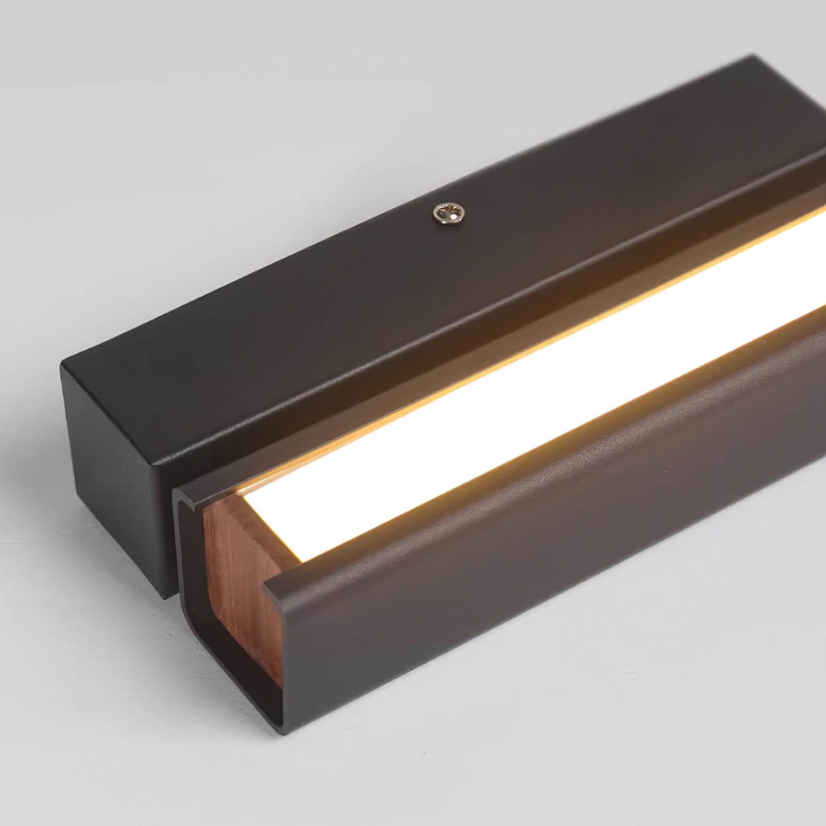 Olvynora Wall Lamp