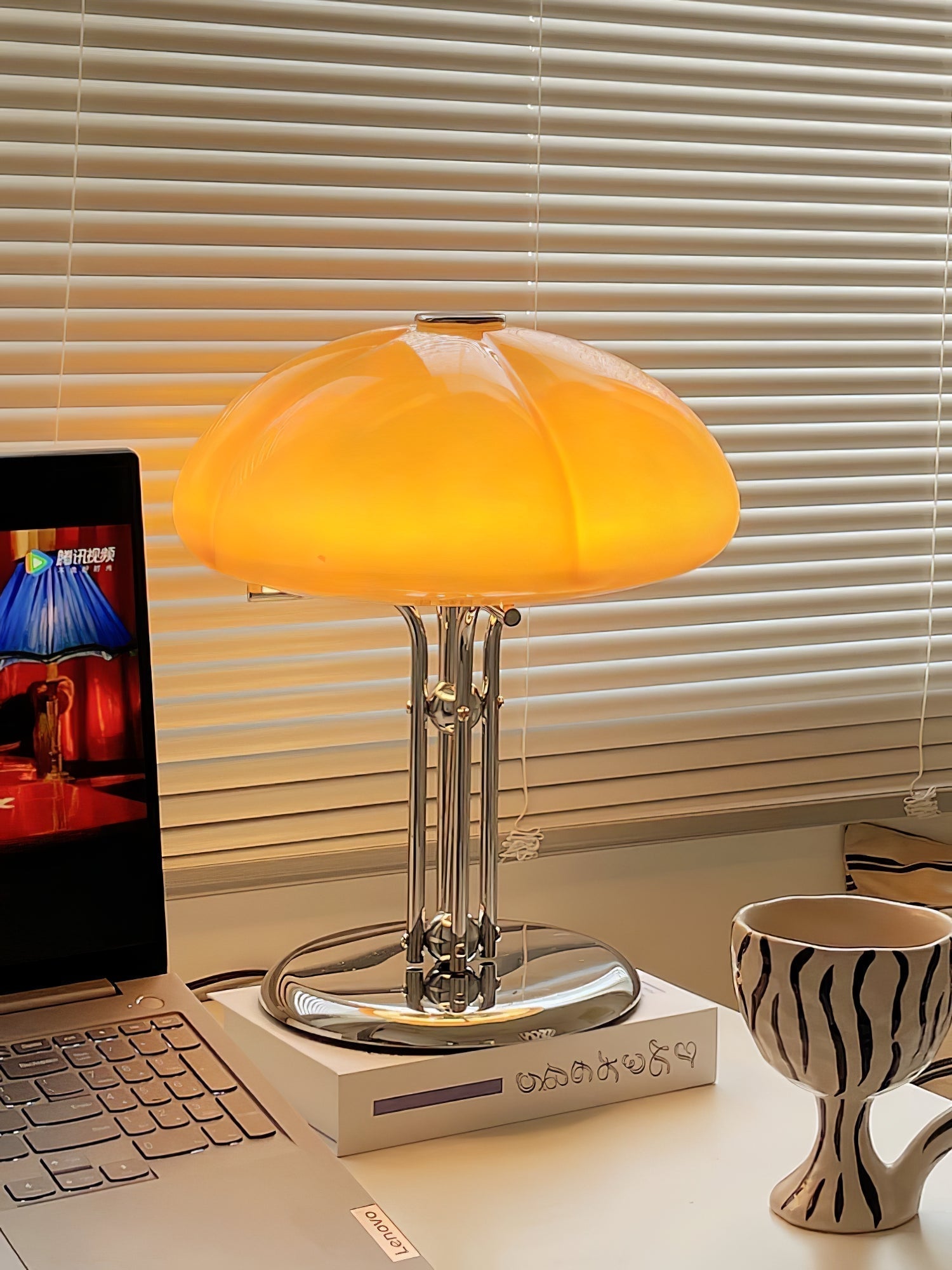 Lioreline Modern Table Lamp