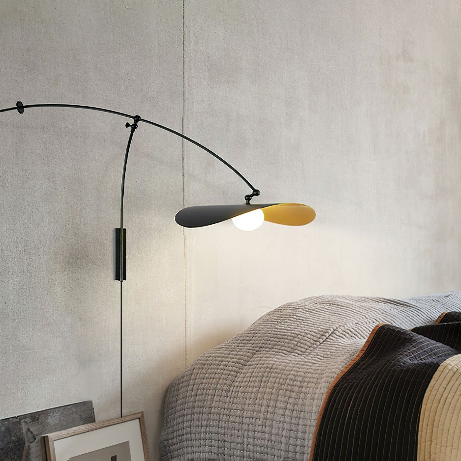 Tirove Glass Minimalist Wall Lamp