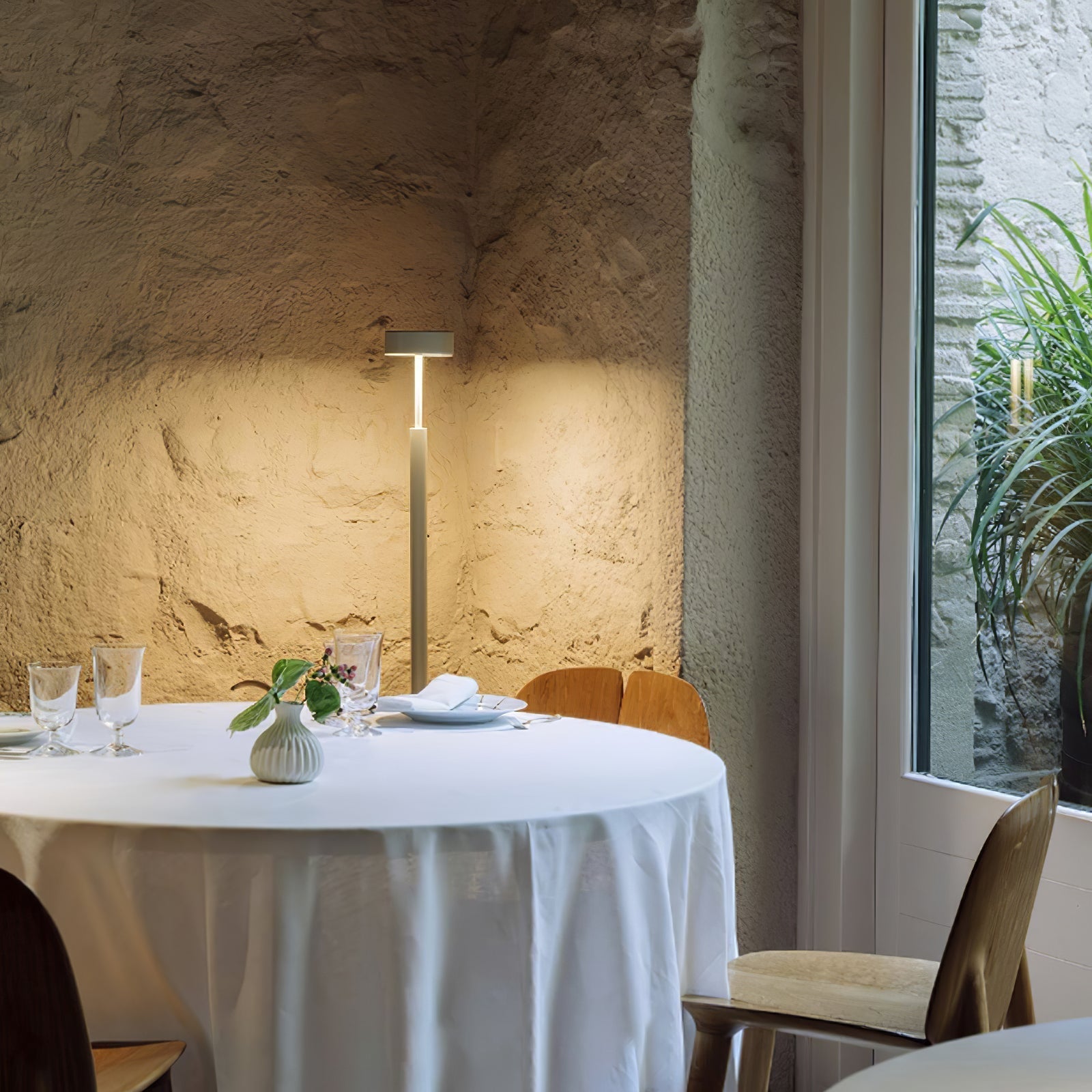 Circa Minimalist Rotatable Floor Lamp