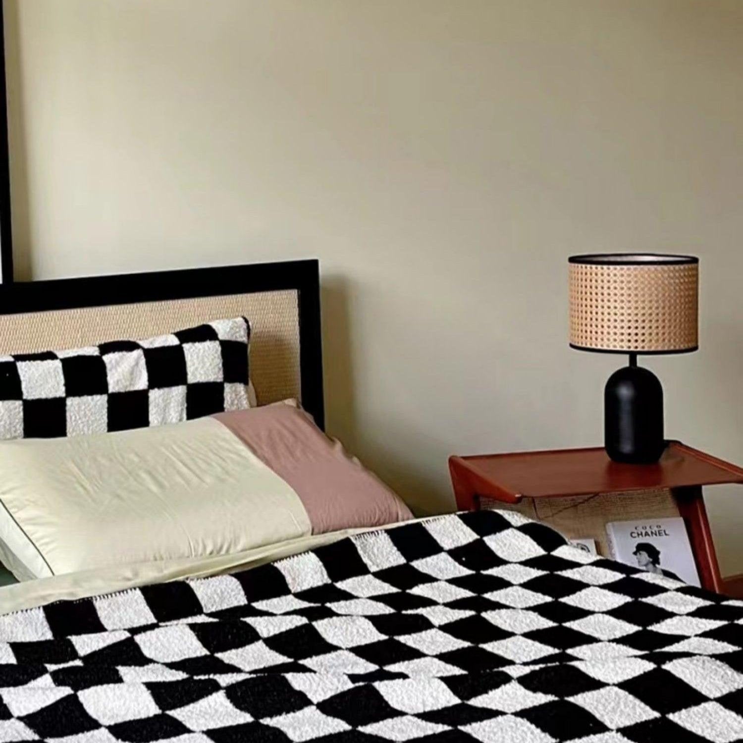 Ravarielle Modern Bamboo Table Lamp