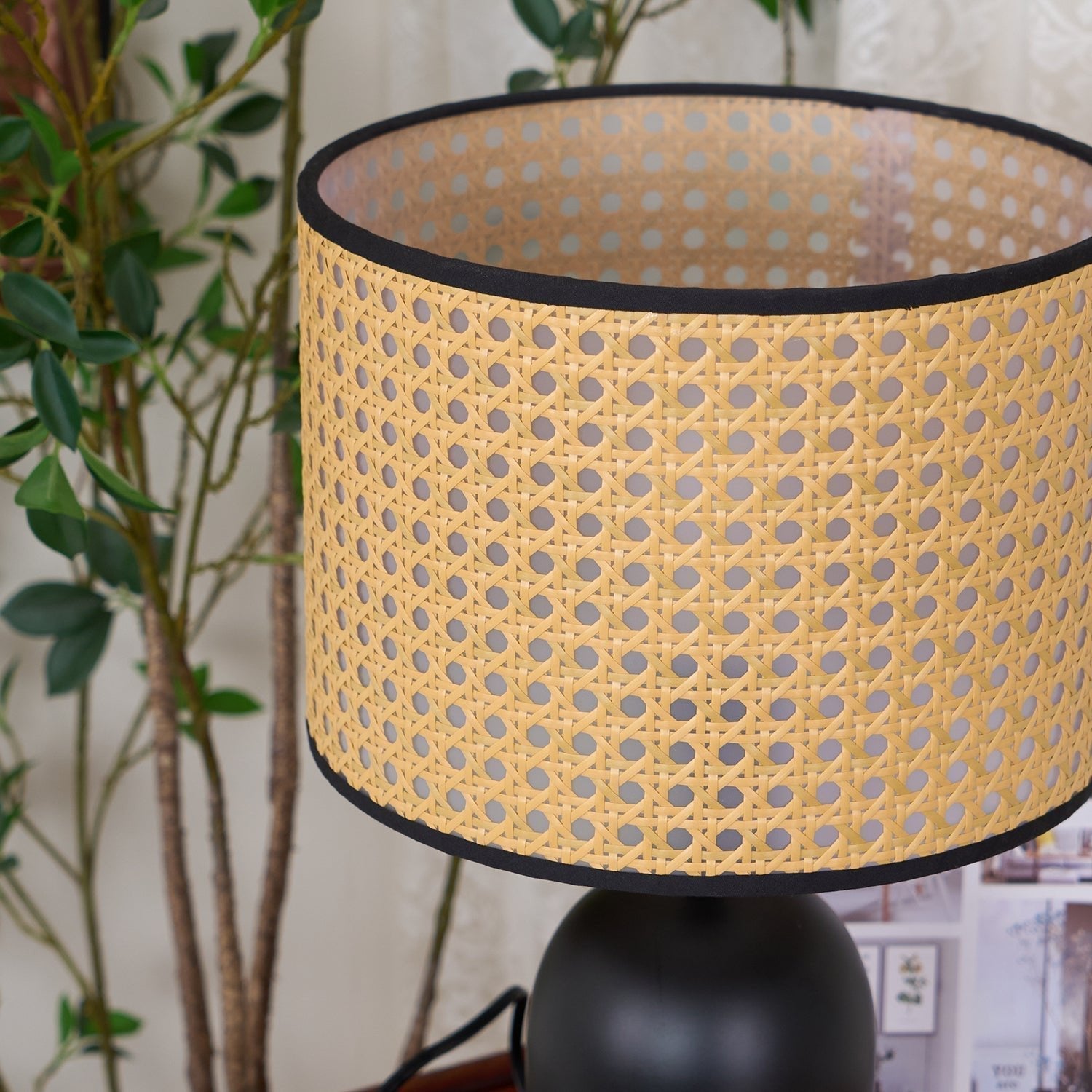 Ravarielle Modern Bamboo Table Lamp