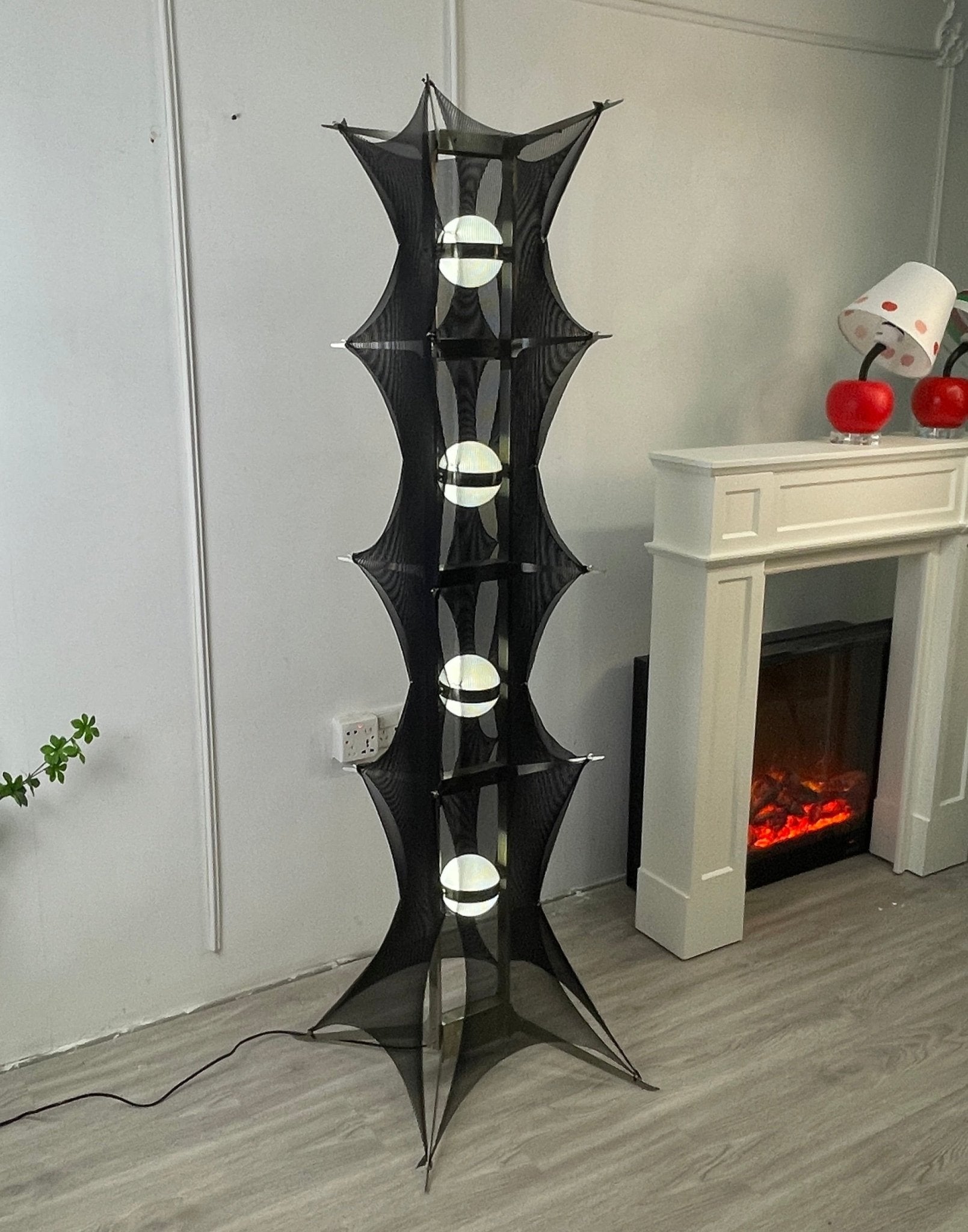 Miroia Modern Floor Lamp