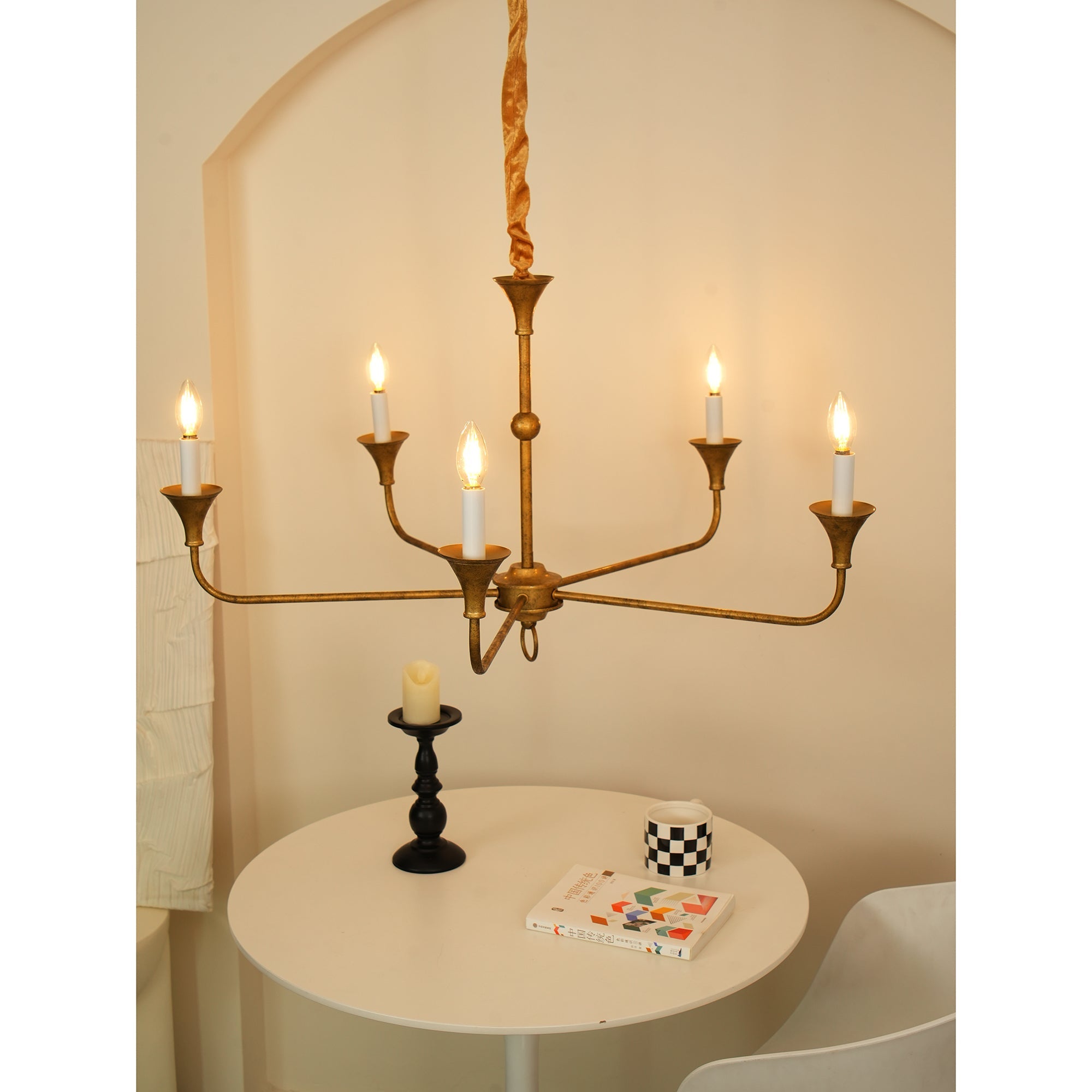 Lustra Candle Chandelier Elegant - Neutral Decor