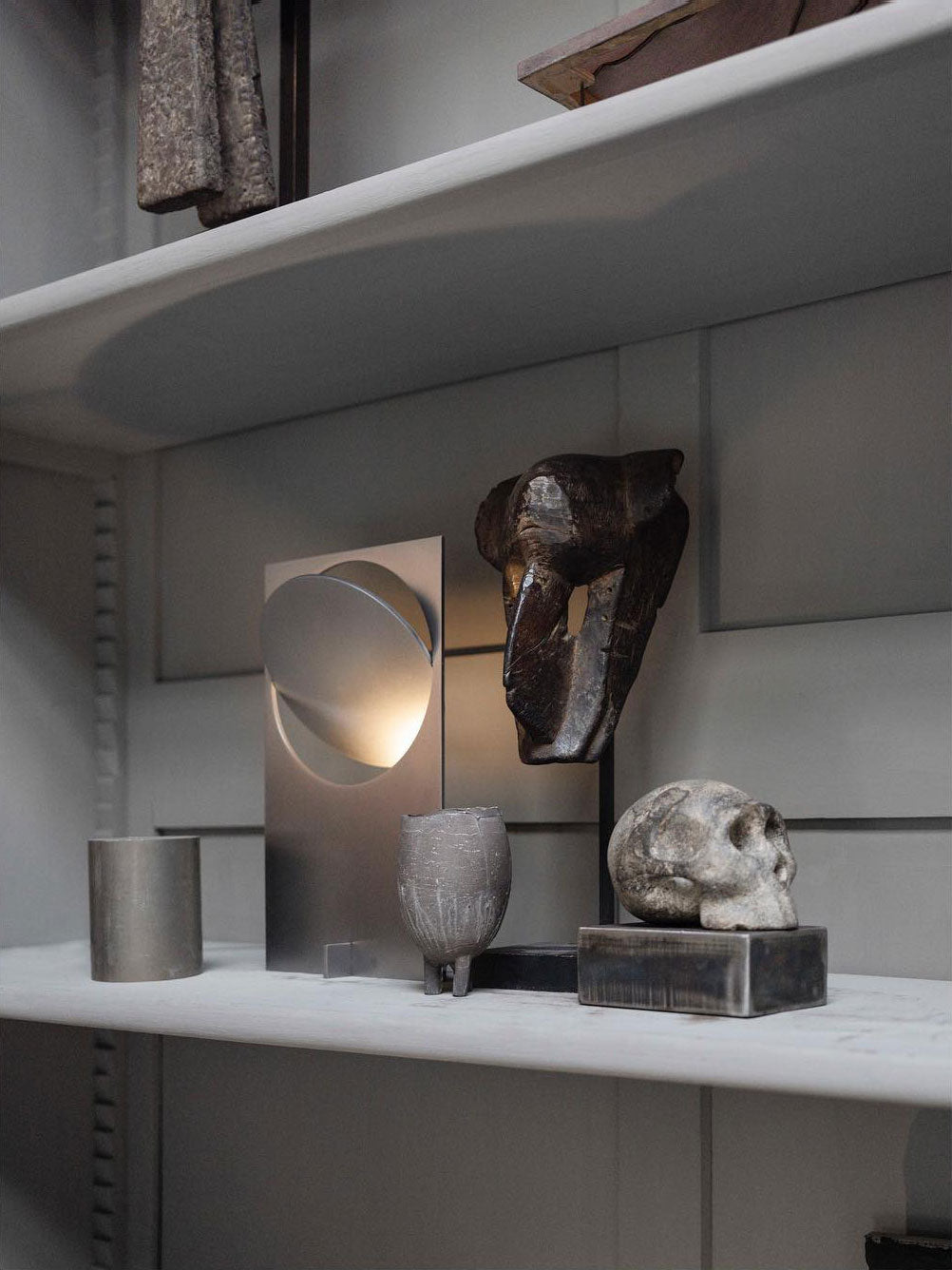 Terieriella Rotating Disc Table Lamp