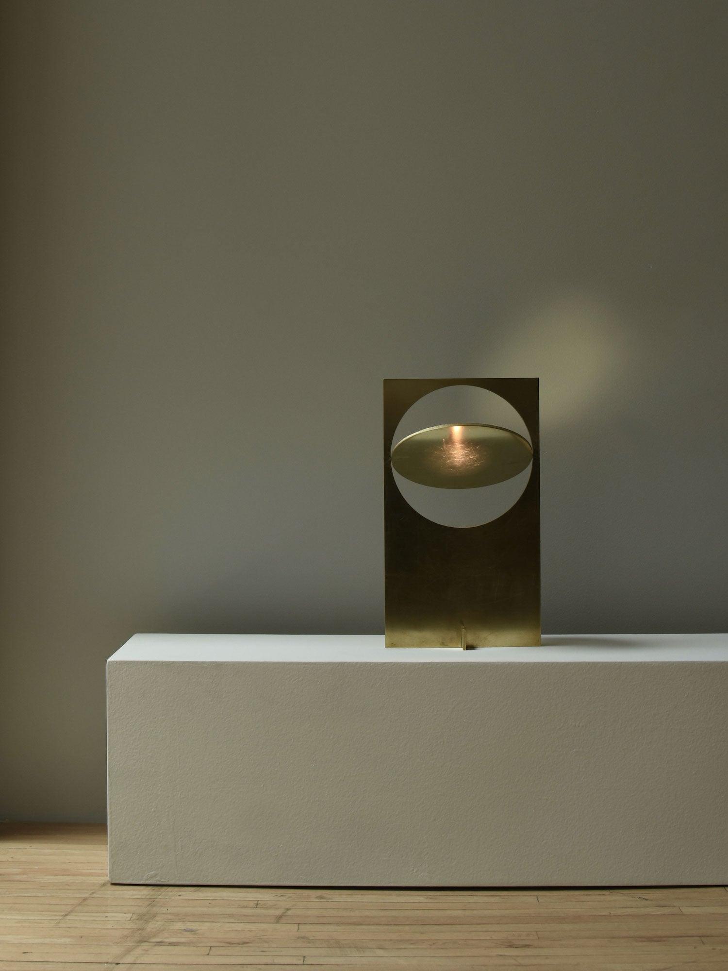 Terieriella Rotating Disc Table Lamp