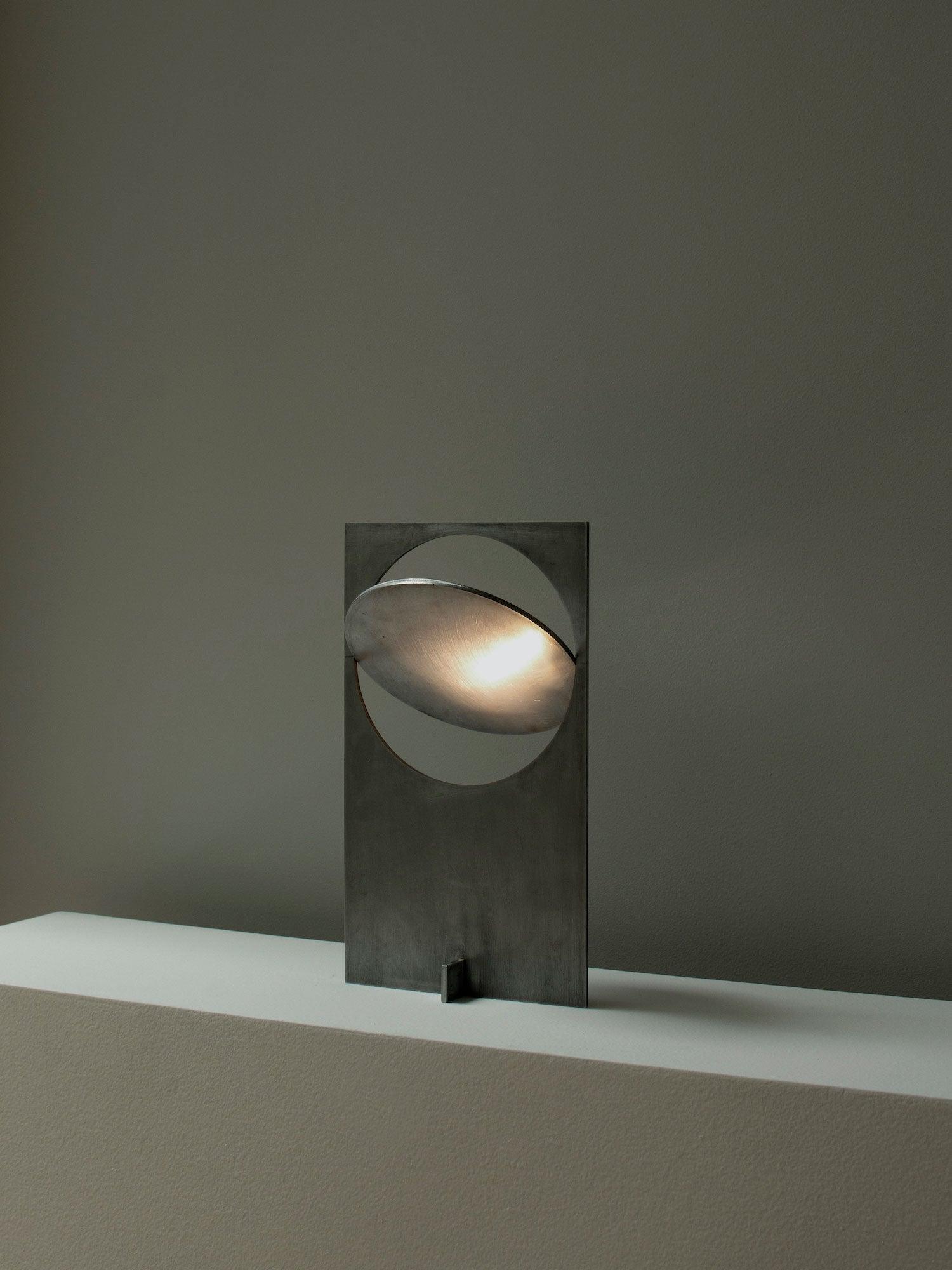 Terieriella Rotating Disc Table Lamp
