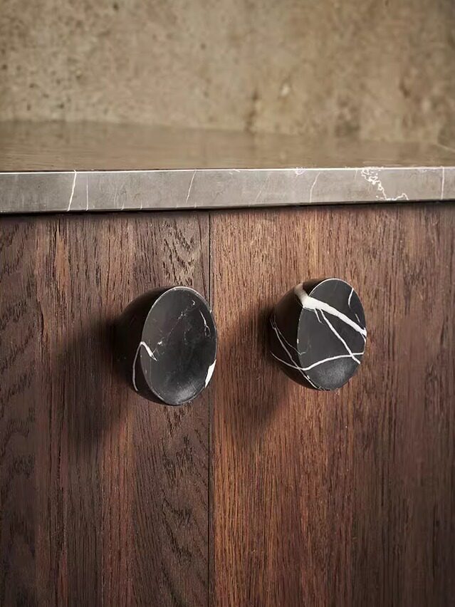 Nerarina Obsidian Core Marble Pull Handle