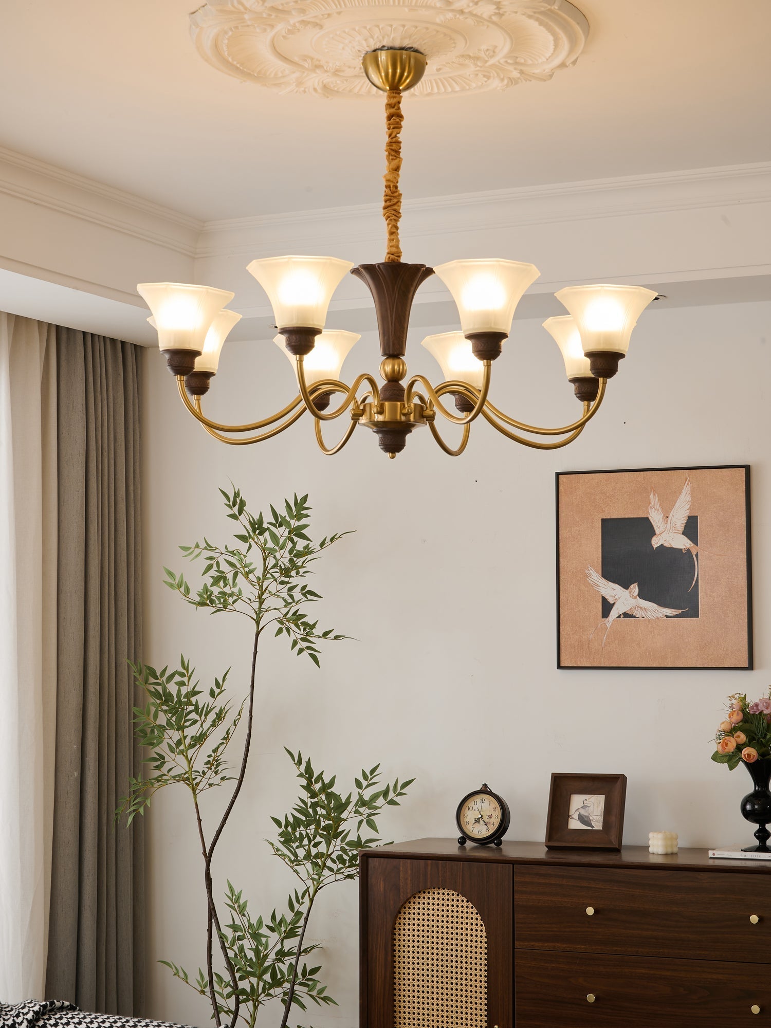 Ciphaen Traditional Elegance Vintage Wood Glass Chandelier