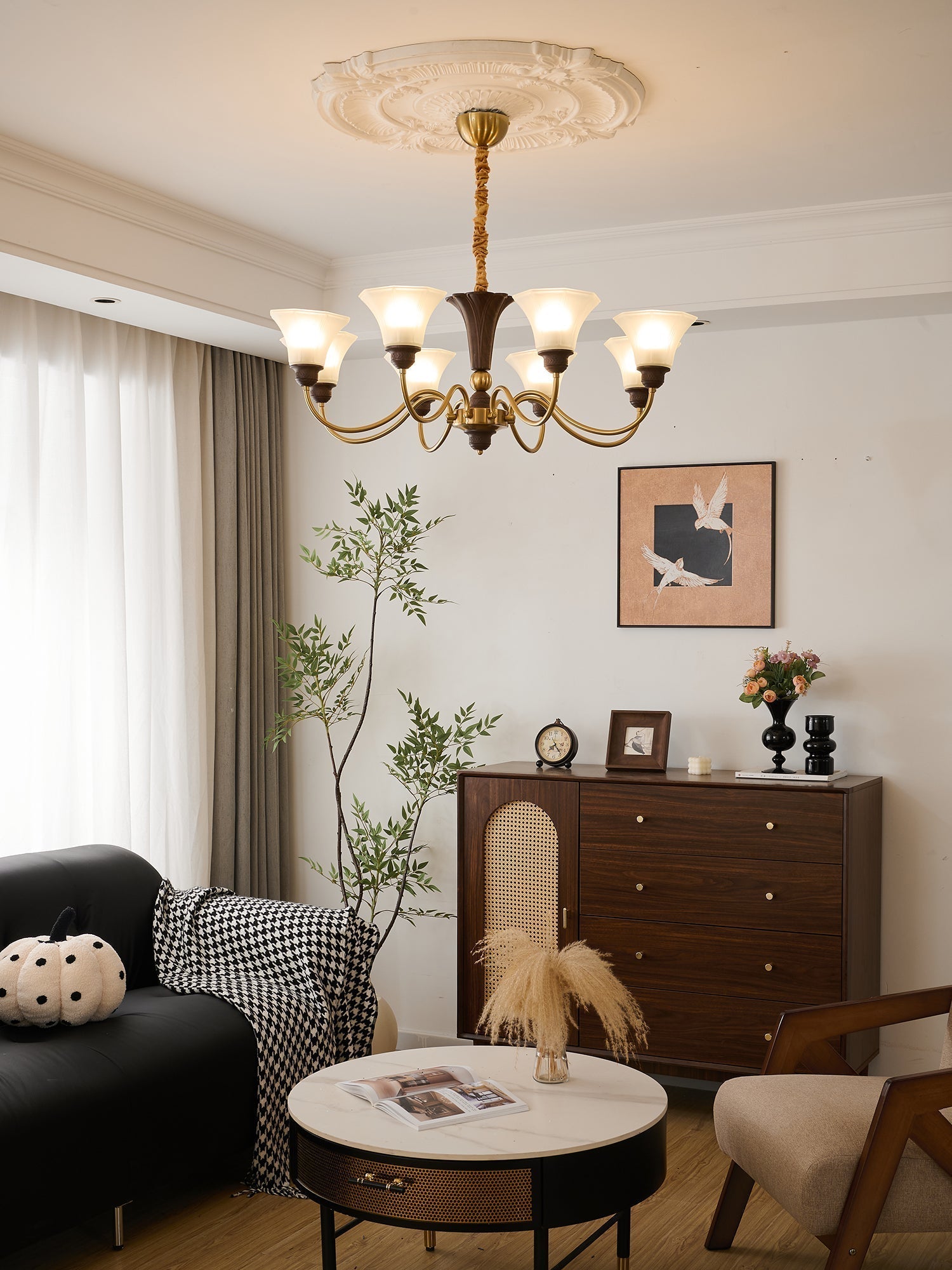Ciphaen Traditional Elegance Vintage Wood Glass Chandelier