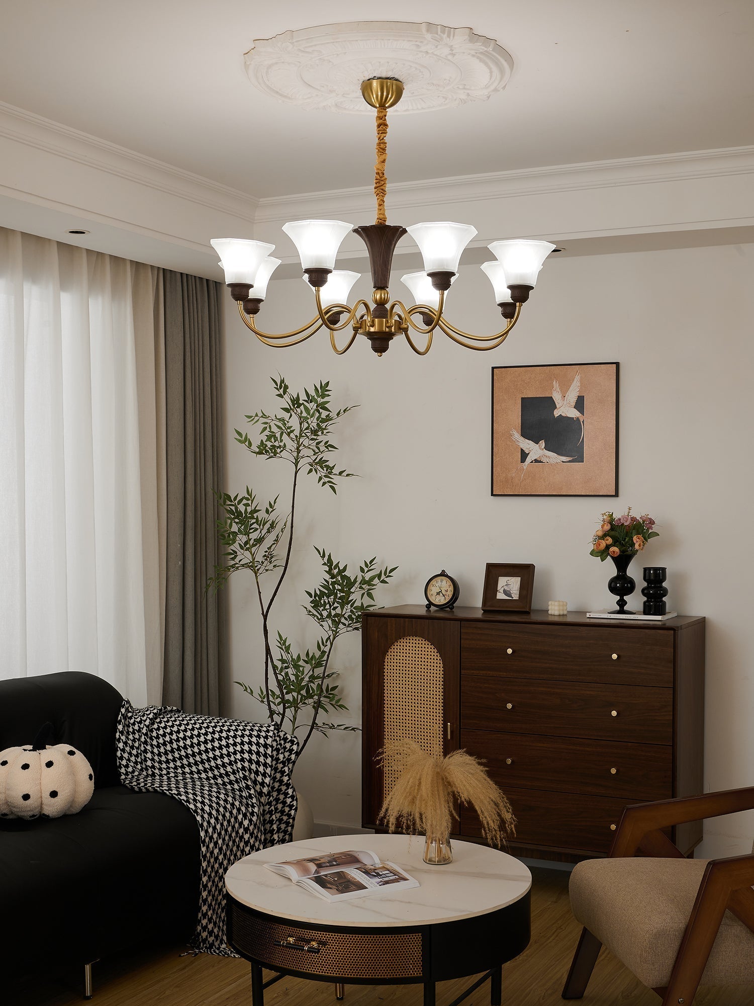 Ciphaen Traditional Elegance Vintage Wood Glass Chandelier