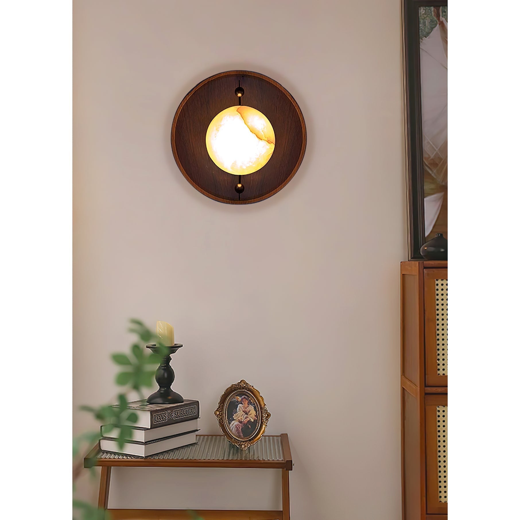 Evtala Wall Lamp