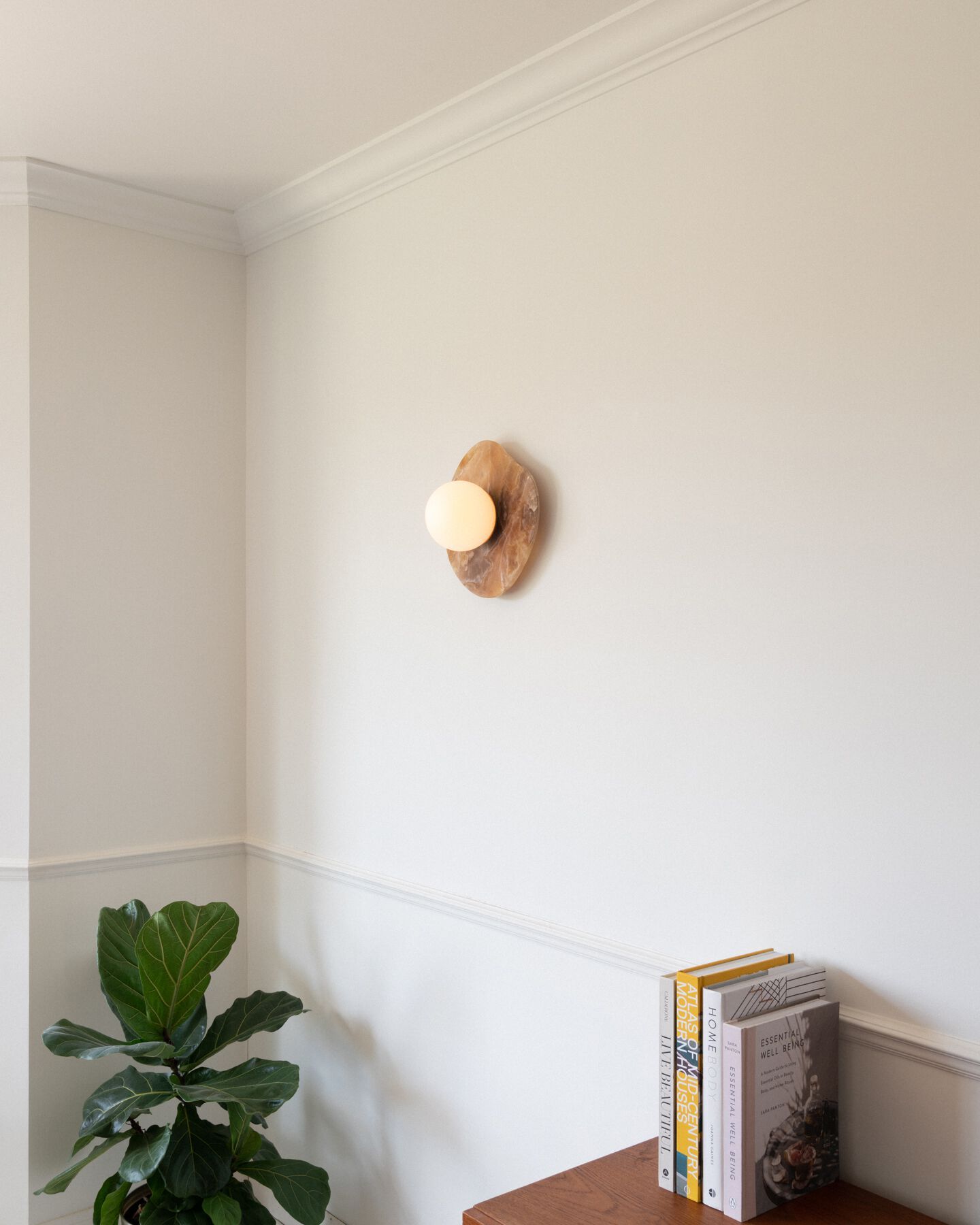 Lyvyneth Nopal Wall Lamp