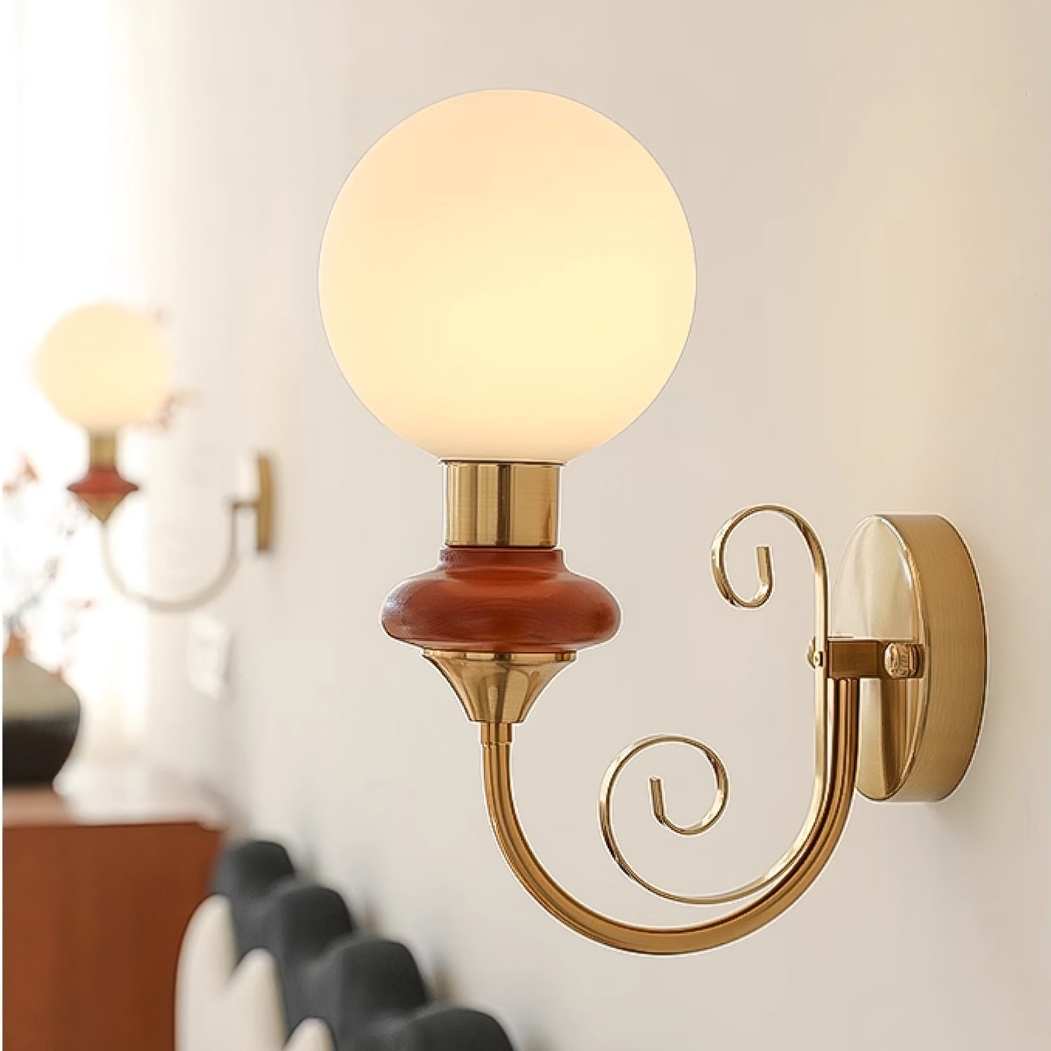 Whirl Chic Plug-in Wall Lamp