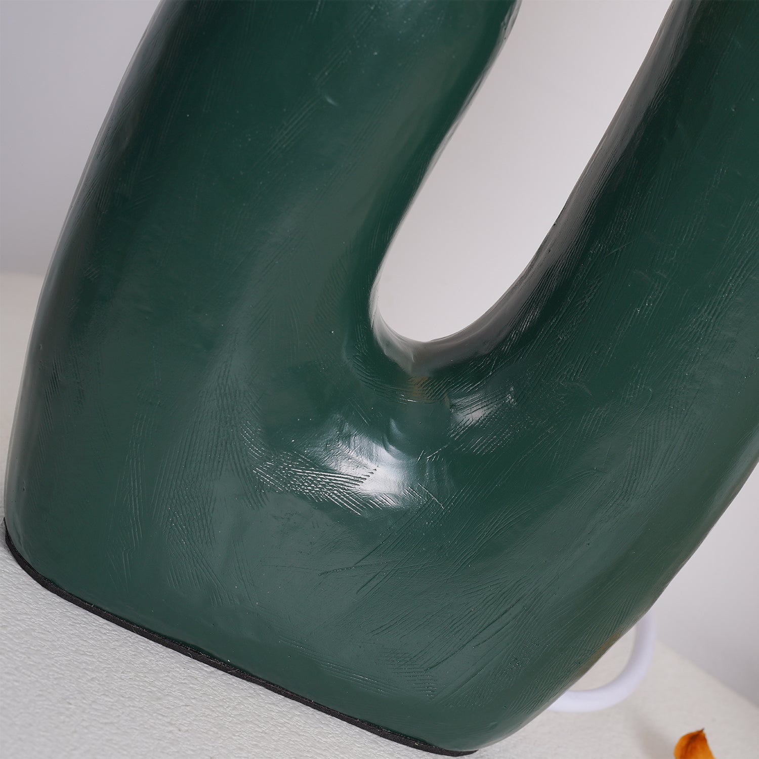 Elyrain Resin Artistic Table Lamp