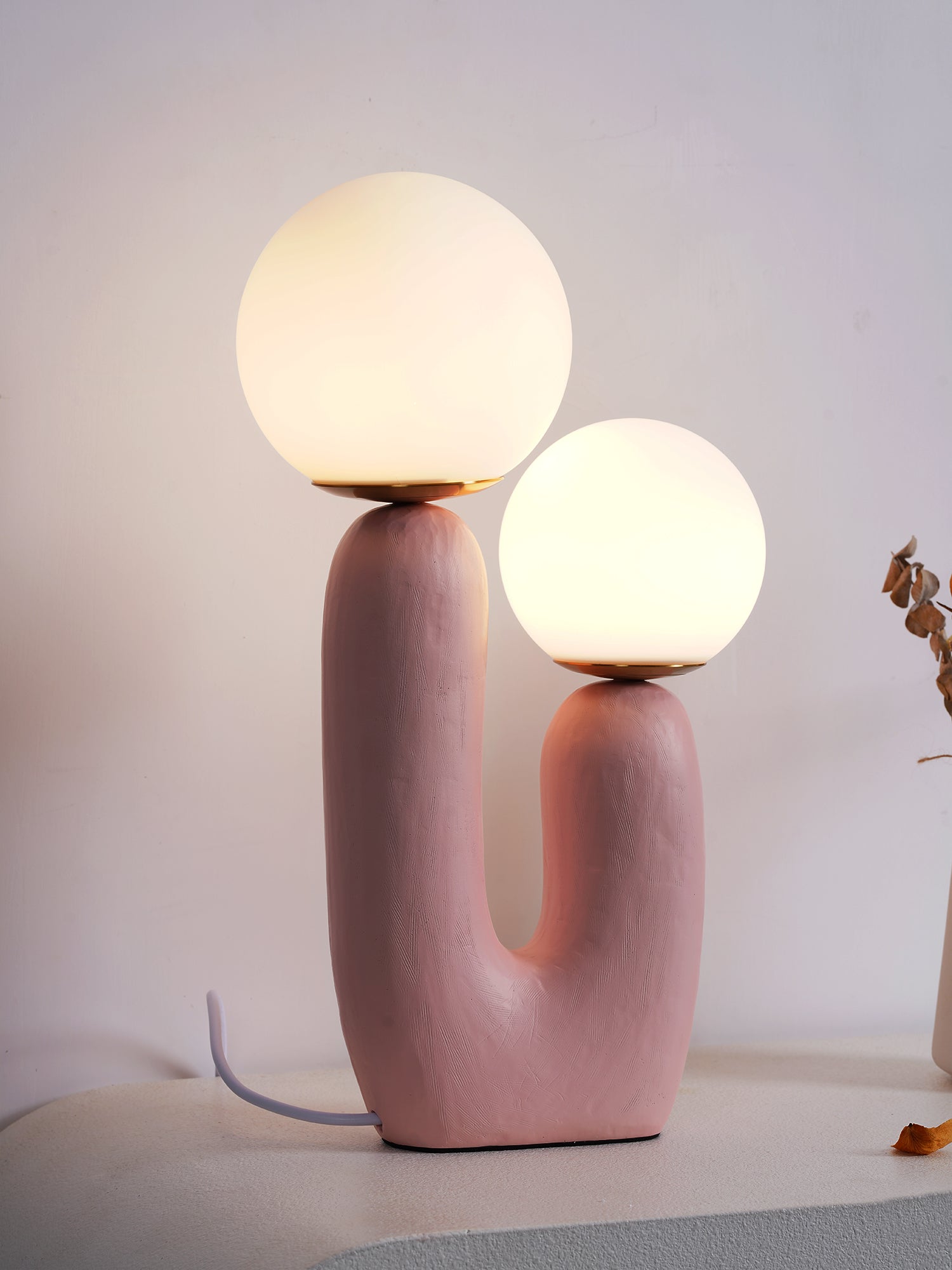 Elyrain Resin Artistic Table Lamp
