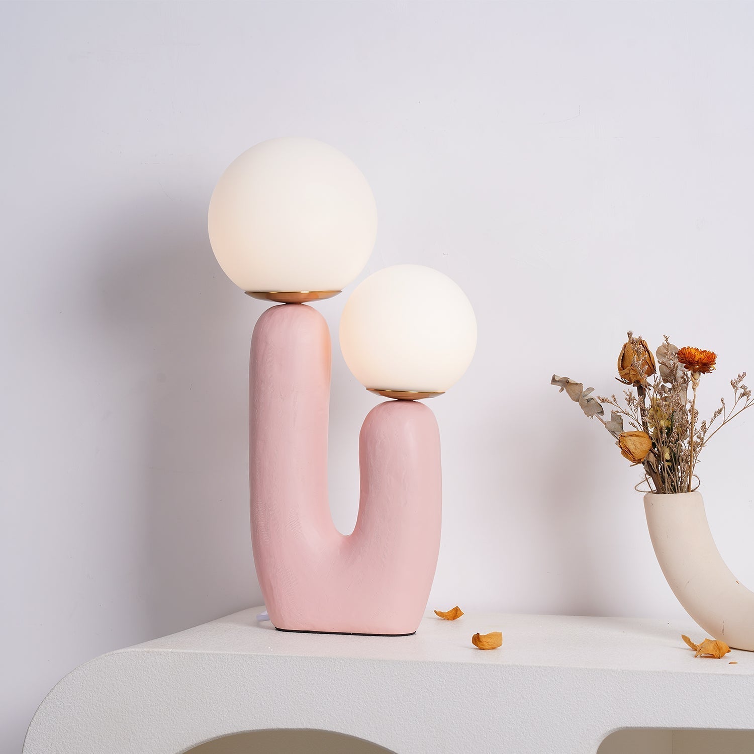Elyrain Resin Artistic Table Lamp