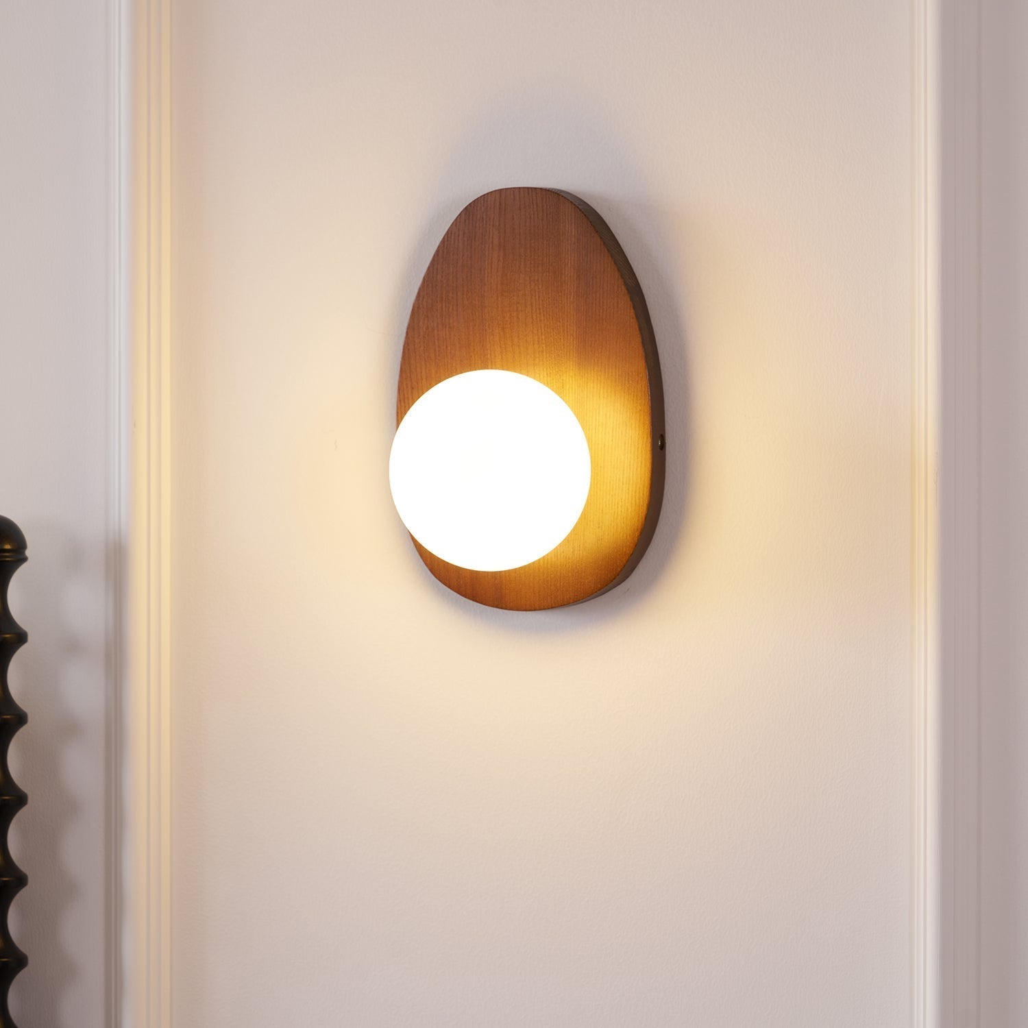 Aldiniella Premium Nordic Art Walnut Glass Wall Lamp