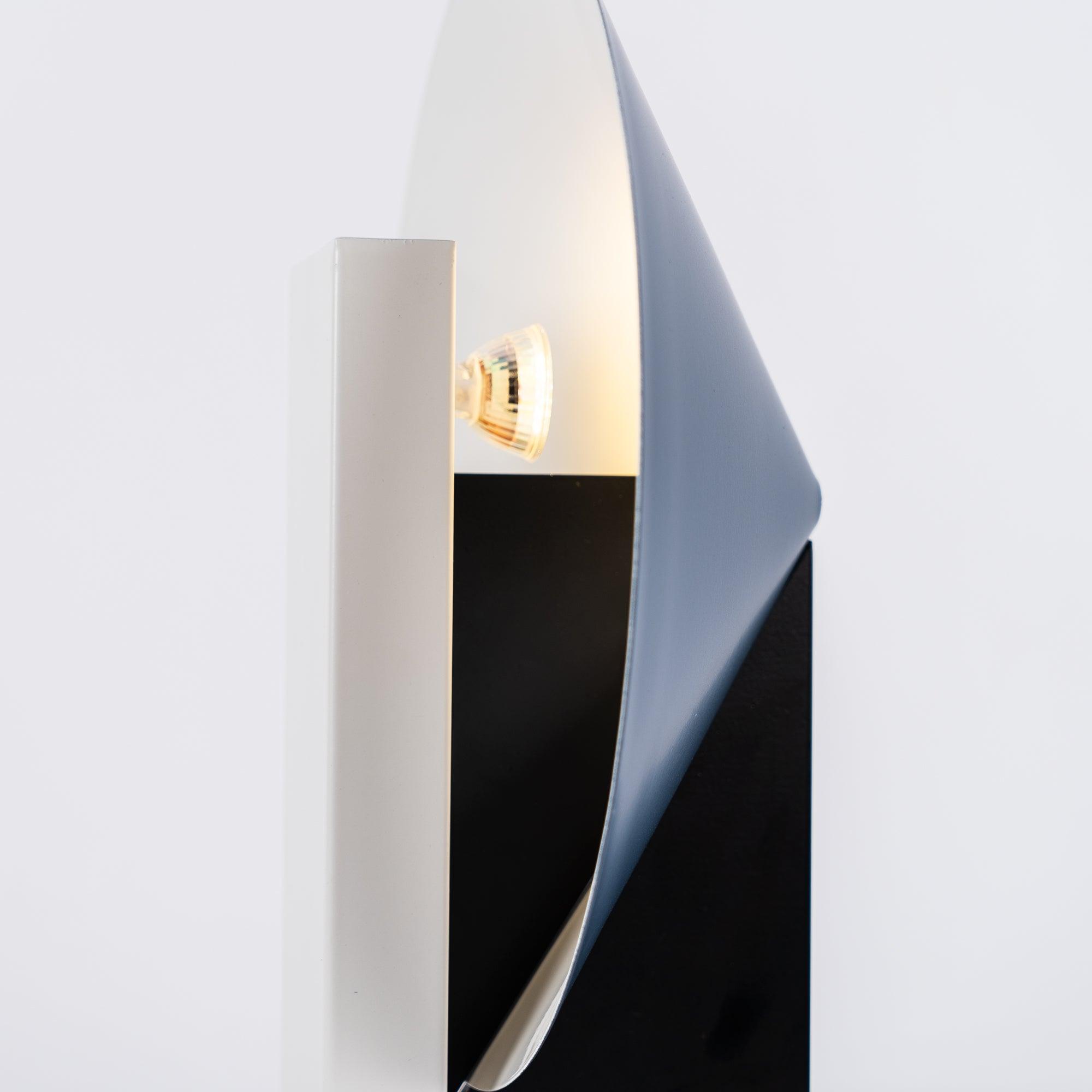 Cis Minimalist Table Lamp