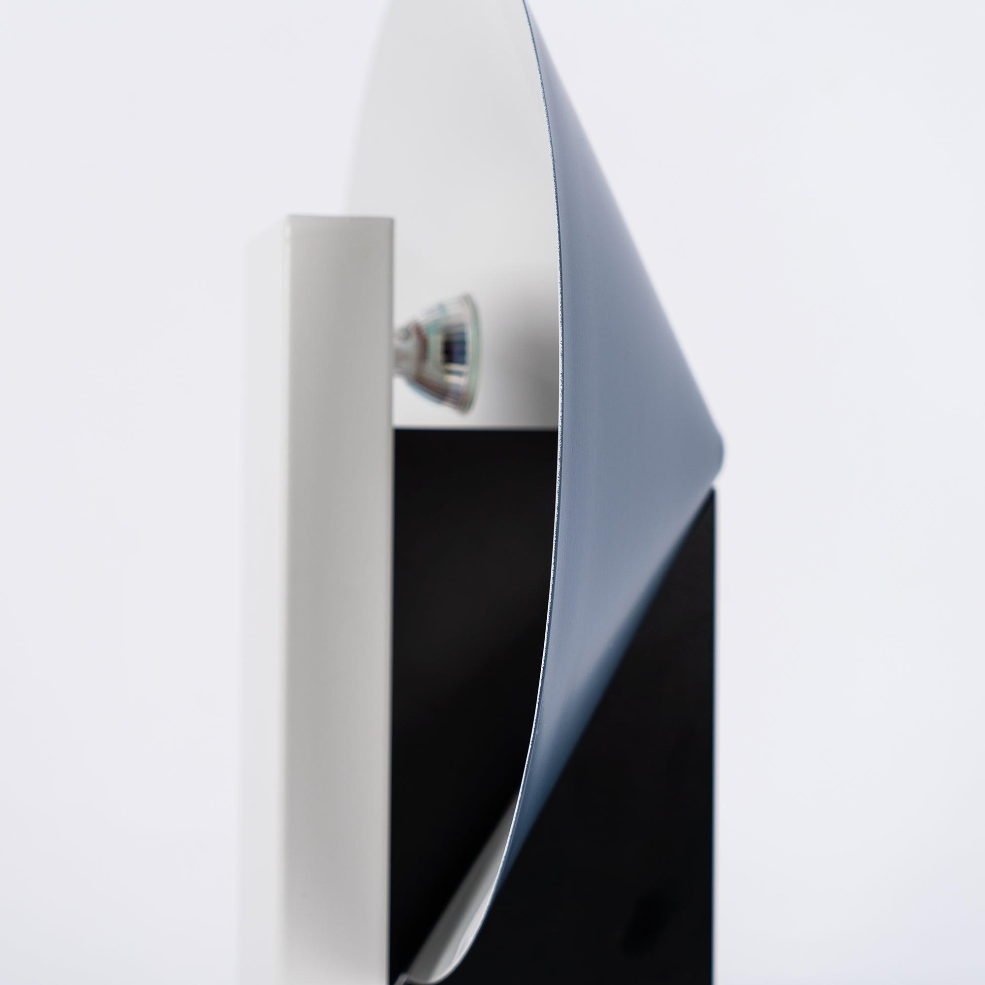 Cis Minimalist Table Lamp